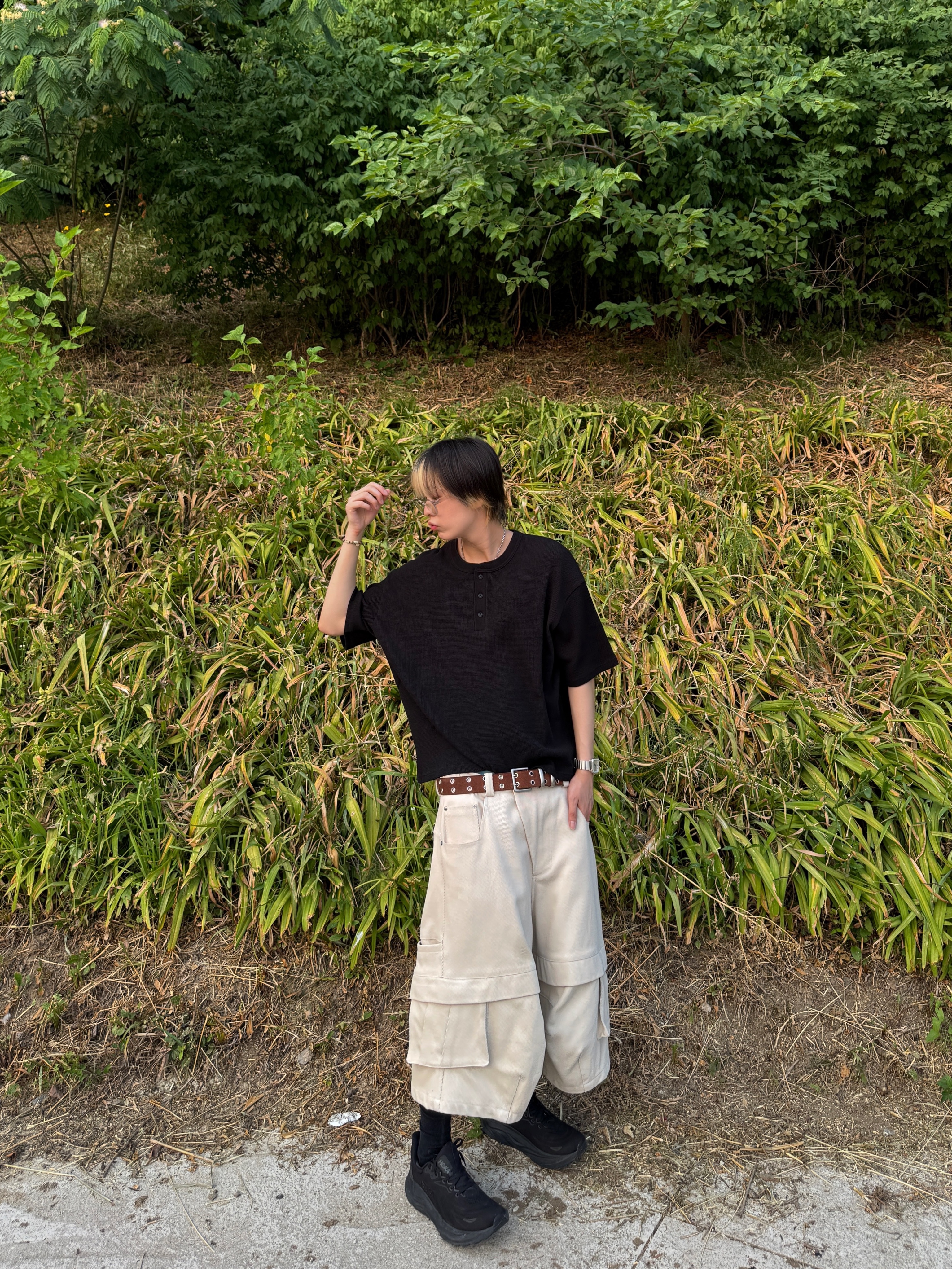 Kamien Kangaroo Bermuda Pants Light Beige 착용 스타일 - 2