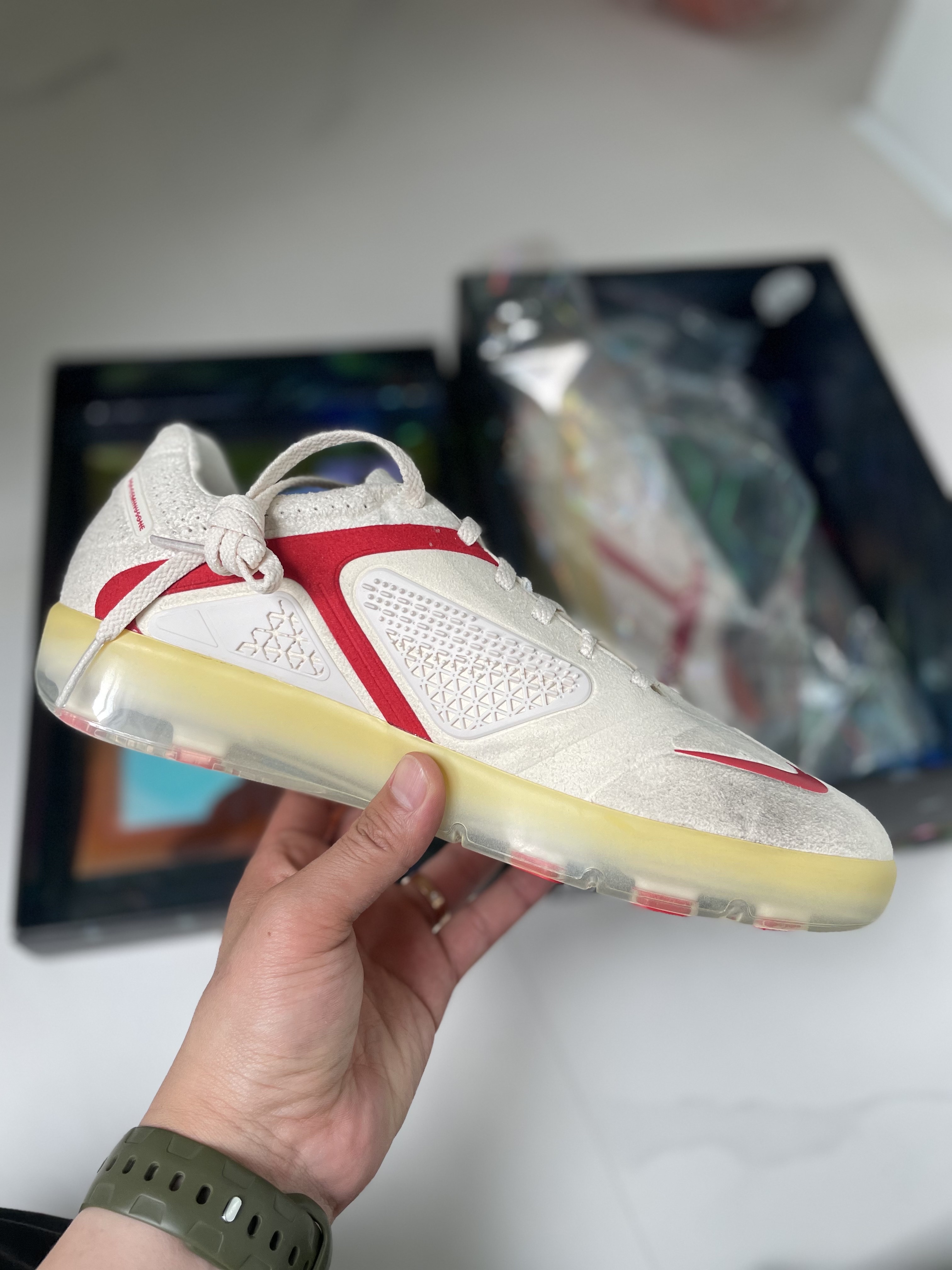 Nike x Peaceminusone Cryoshot CTR360 Natural and University Red 착용 스타일 - 3