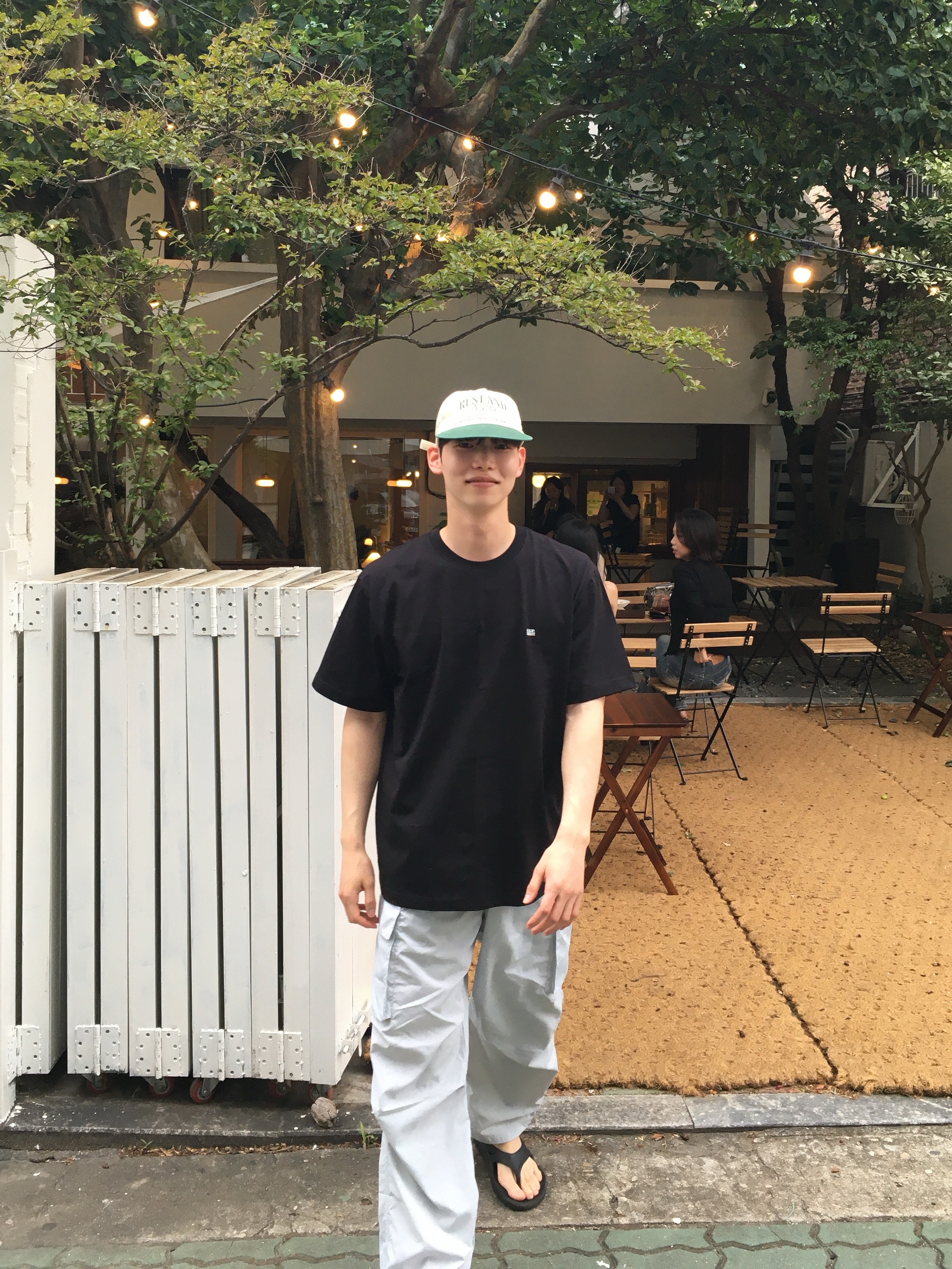 Rust And Stone Arch Logo Ball Cap Ivory Green, Oofos OOriginal Black 착용 스타일