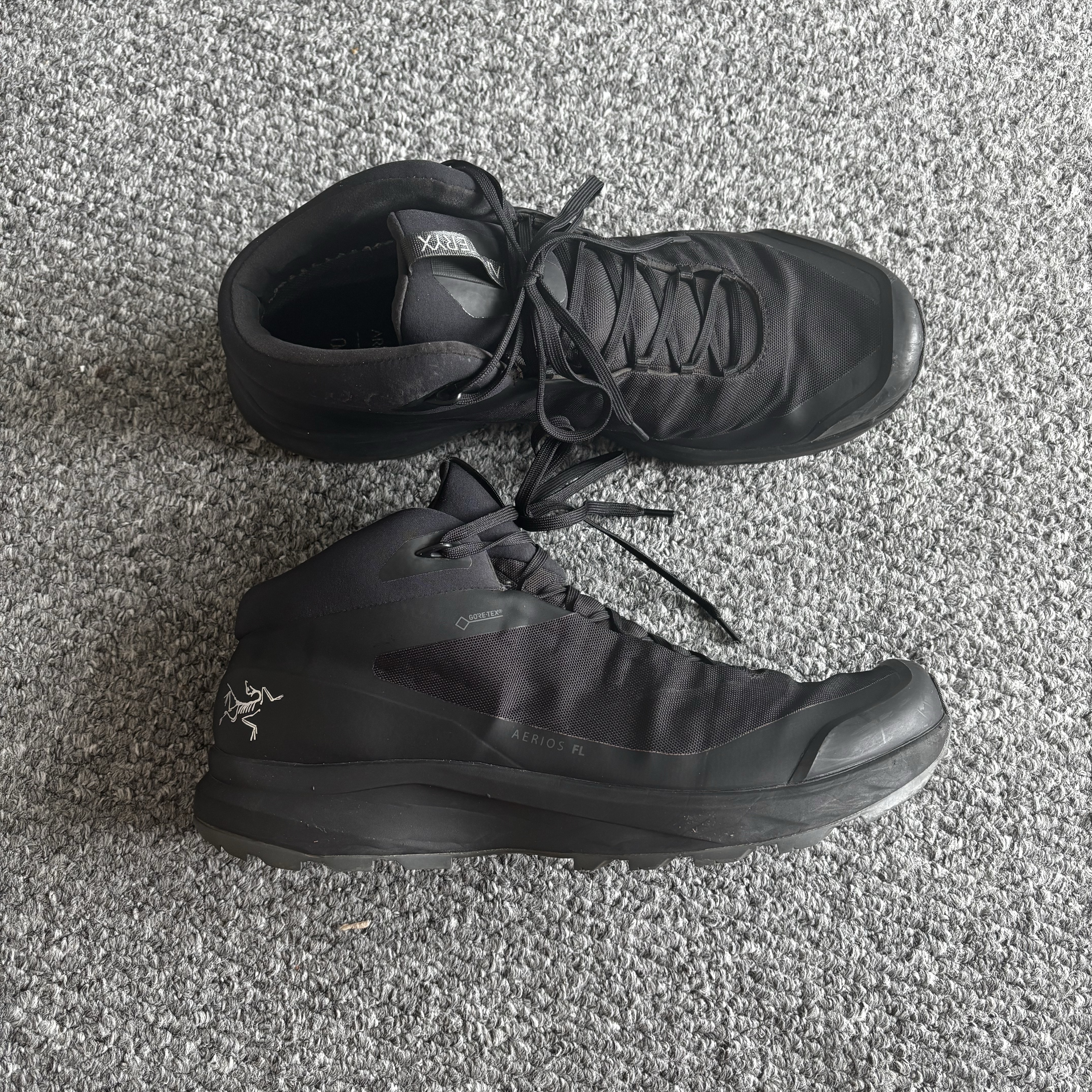 Arc'teryx Aerios Aura Mid Black Silk, Arc'teryx Aerios FL Mid GTX Black 착용 스타일 - 1