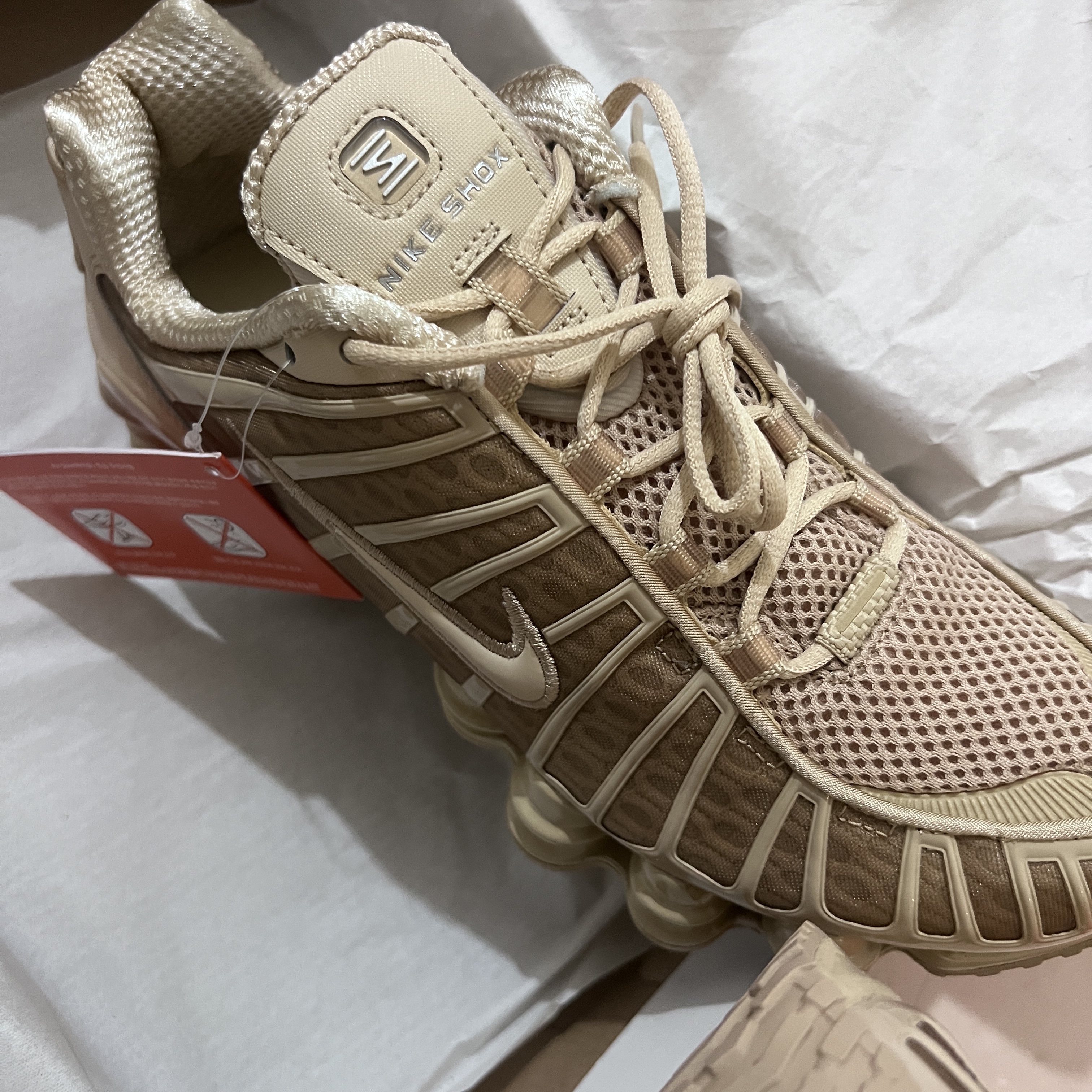 (W) Nike Shox TL Linen Metallic Silver 착용 스타일