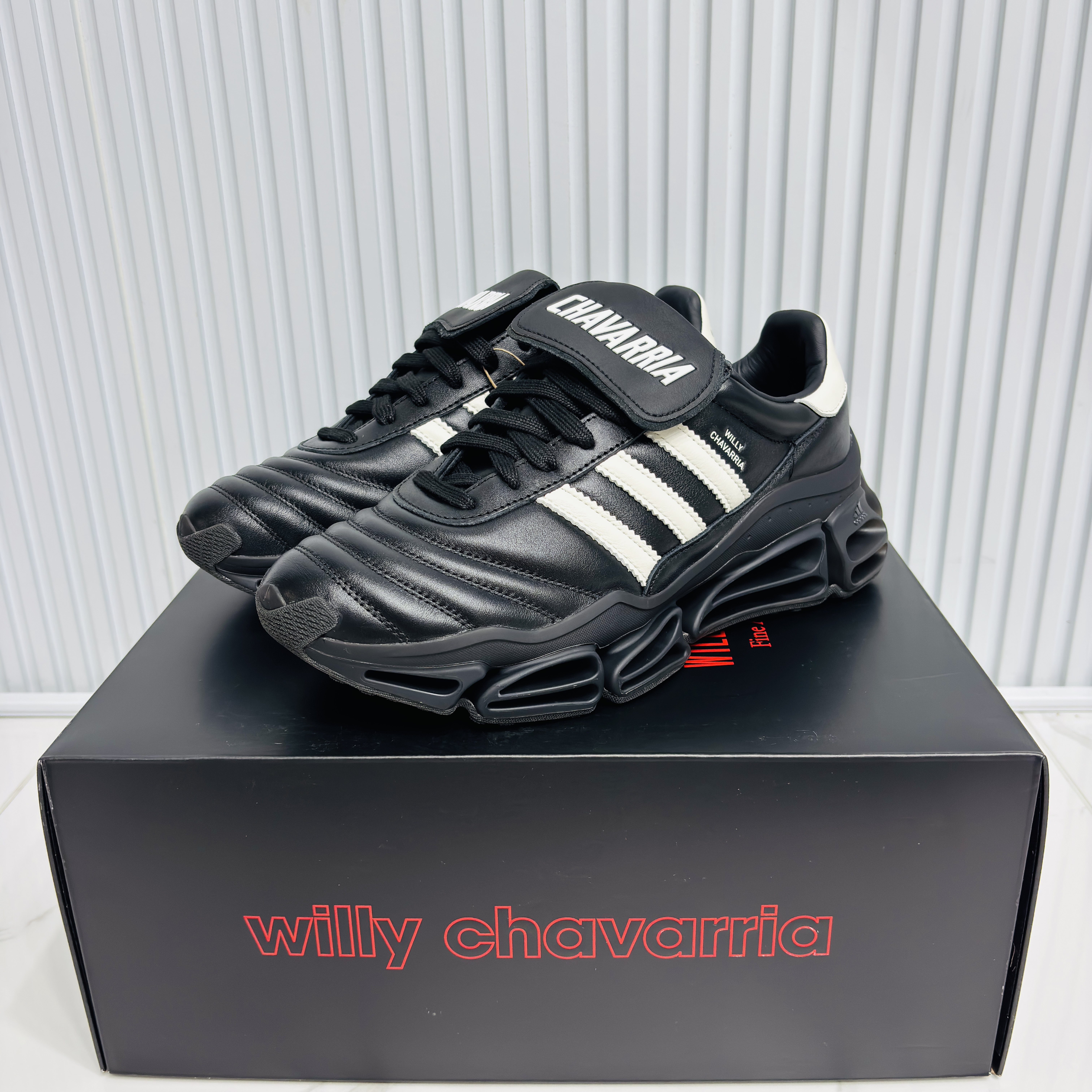 Adidas x Willy Chavarria Megaride WC Core Black Off White 착용 스타일 - 1