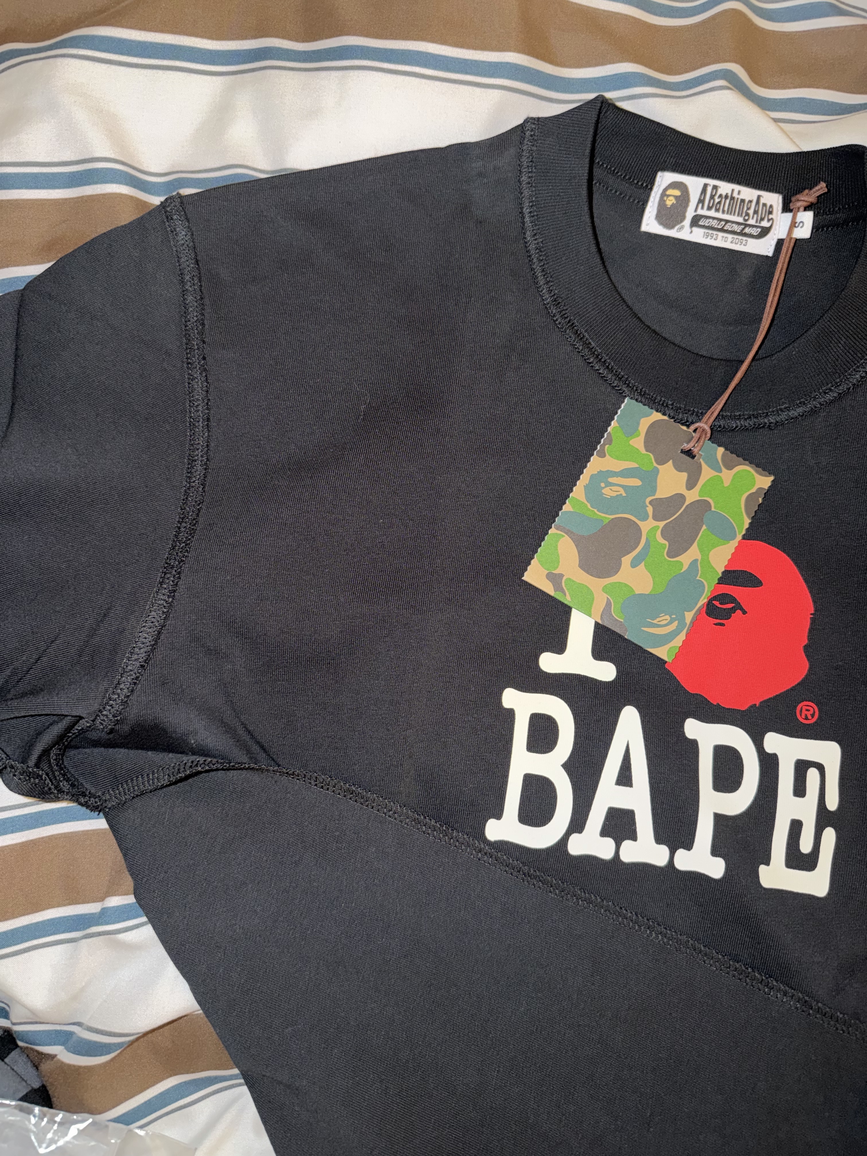 BAPE Logo Inside Out Relaxed Fit T-Shirt Black 착용 스타일 - 2