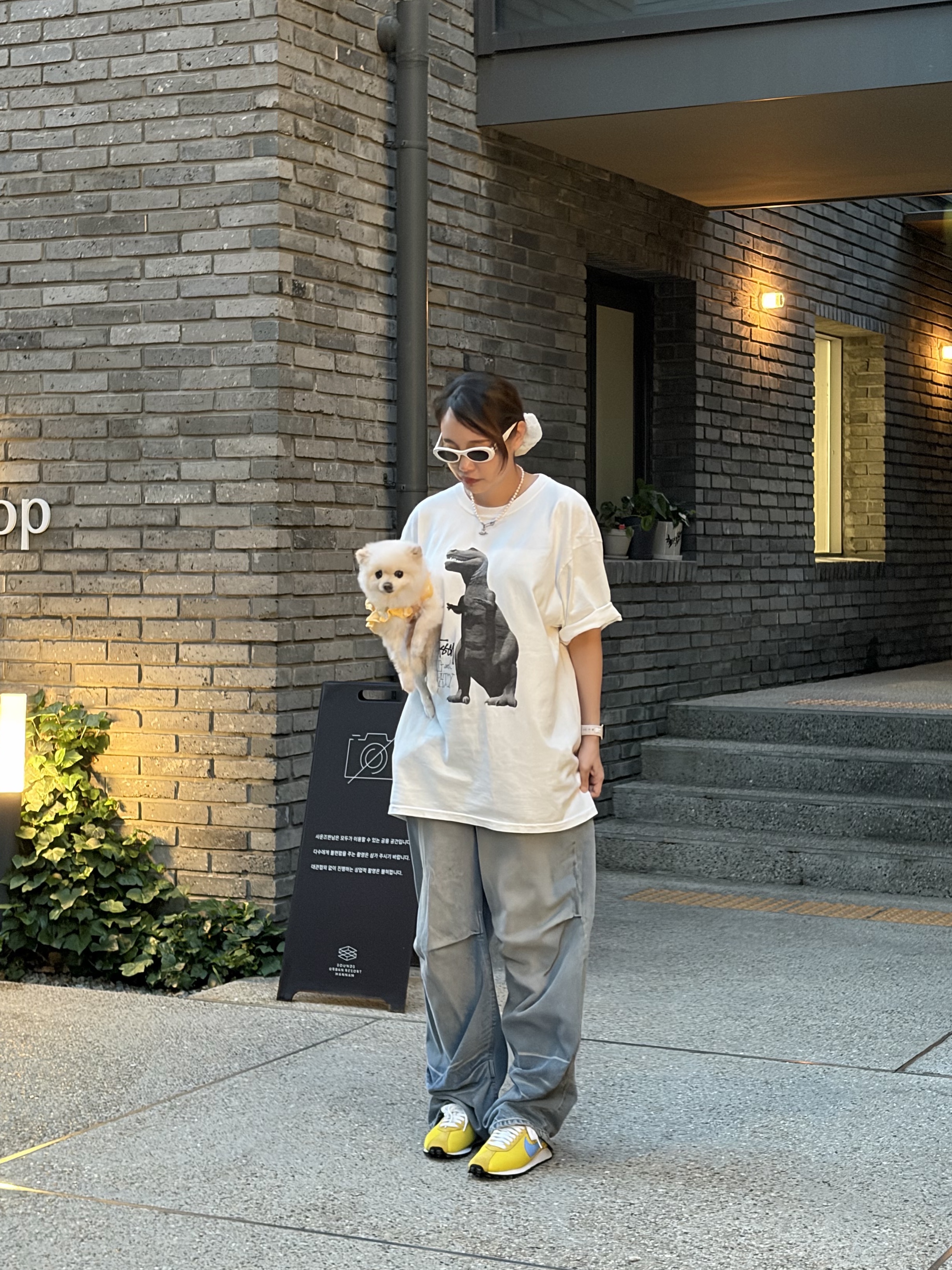 Miu Miu Miu Glimpse Sunglasses Chocolate Brown Lens, (W) Nike LD-1000 Lightning White 착용 스타일 - 7