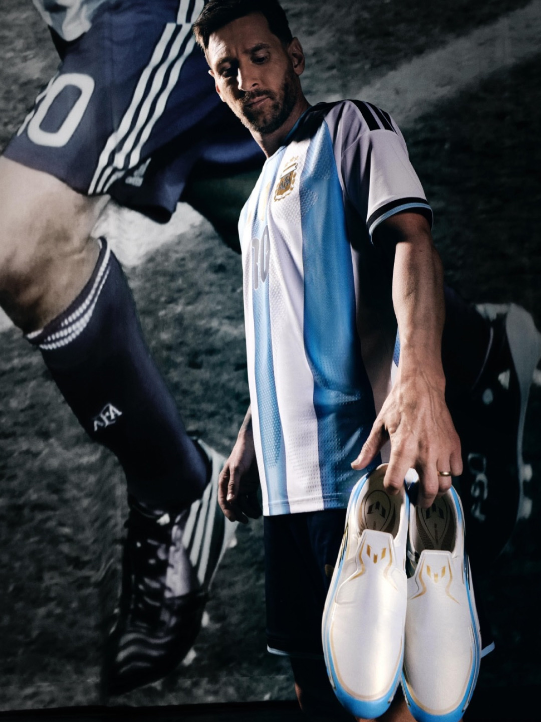 Adidas F50 Messi Elite Firm Ground Ivory Semi Blue Burst, (J) Adidas F50 Messi Club Turf Football Ivory Semi Blue Burst μ°©μ© μ€νμΌ - 4