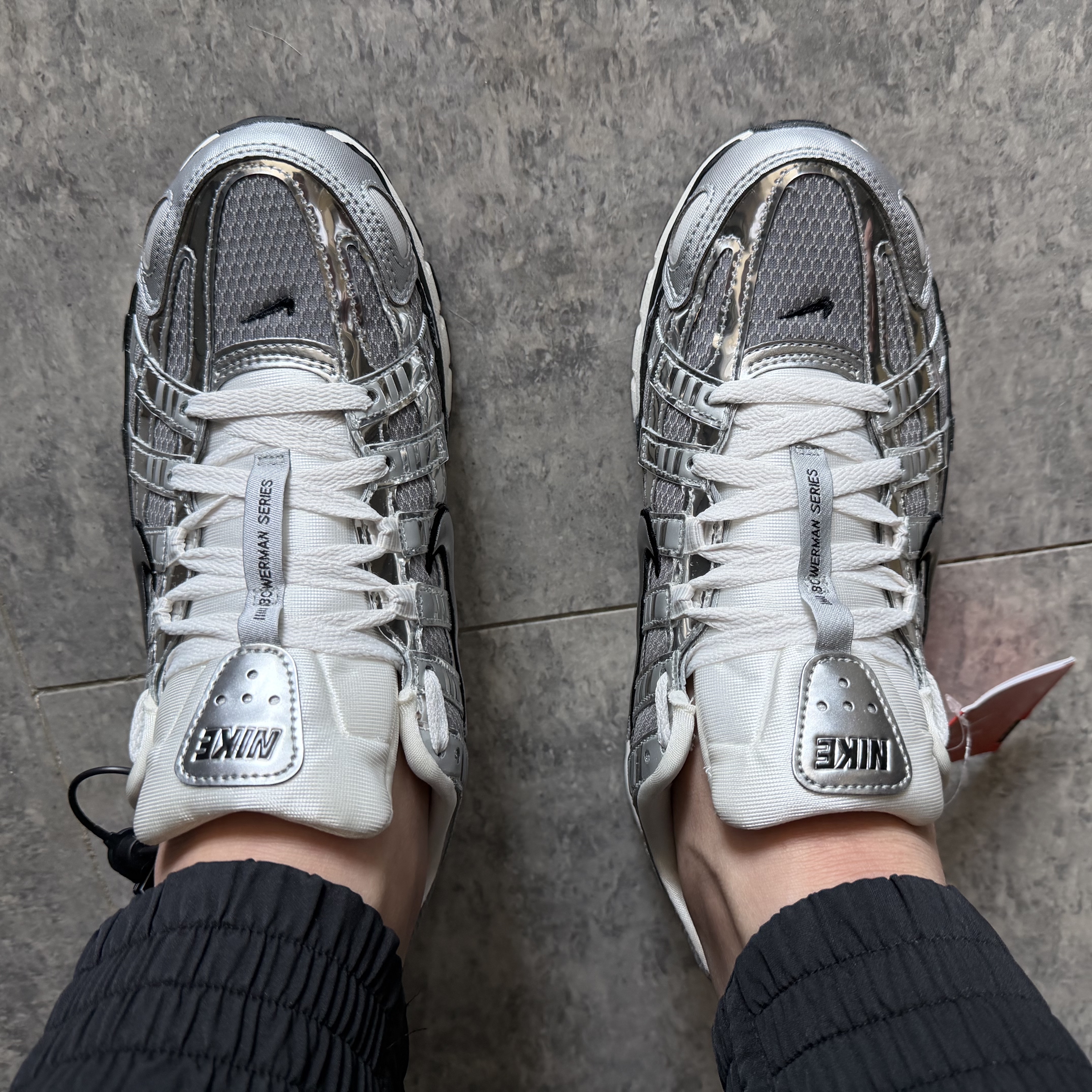 Nike P-6000 Metallic Silver 착용 스타일