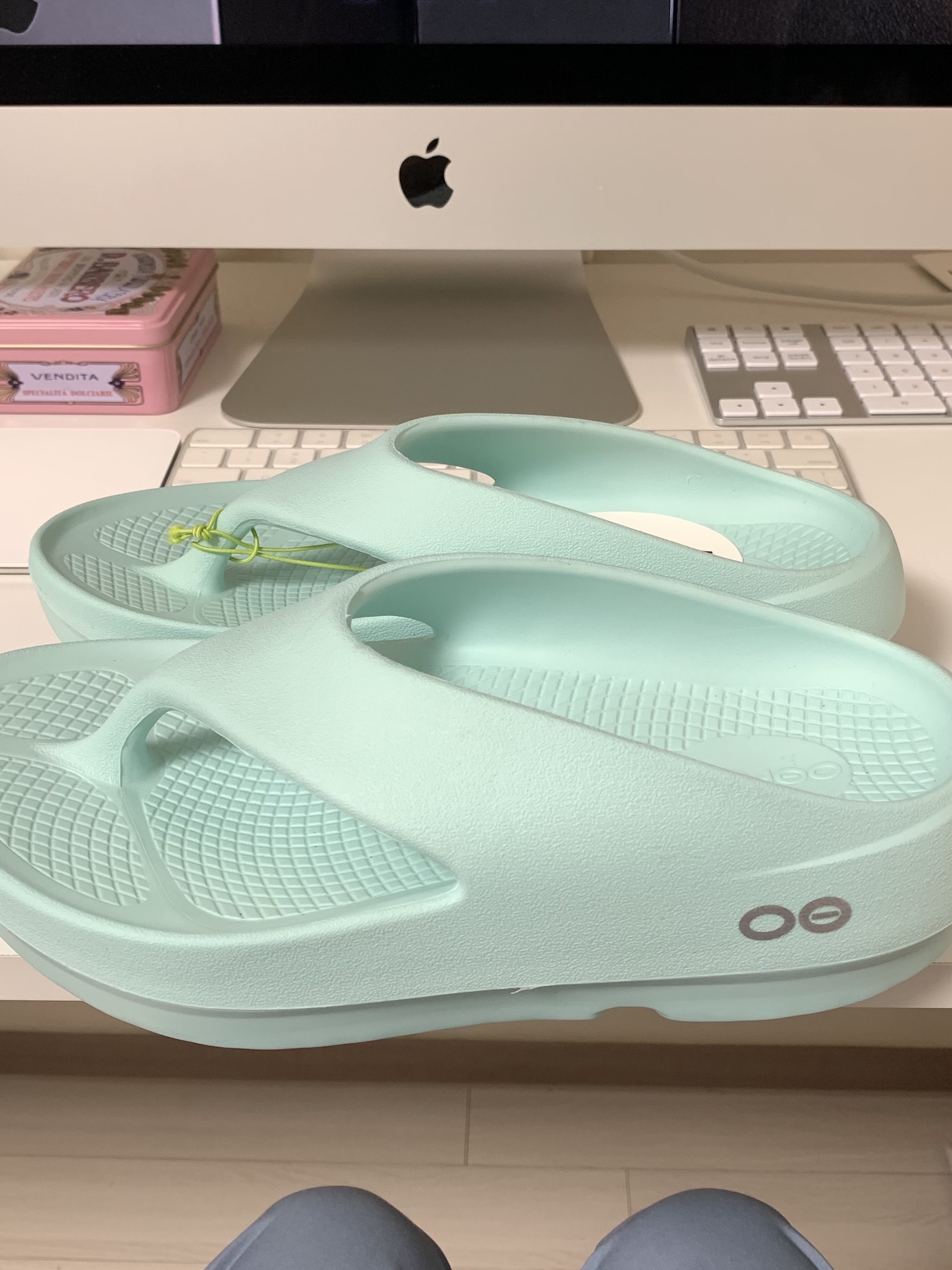 [10% 적립] OOFOS OOriginal + Bright Lime Unisex Flip-Flops 착용 스타일 - 7