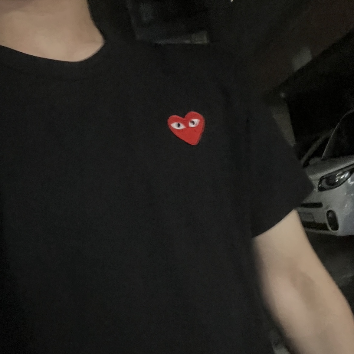 Play Comme des Garcons Red Heart T-Shirt Black 착용 스타일