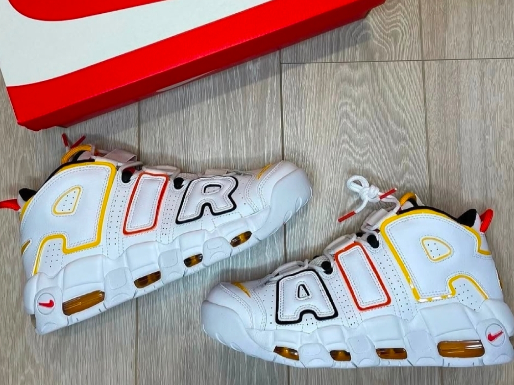 Nike Air More Uptempo Rayguns 착용 스타일