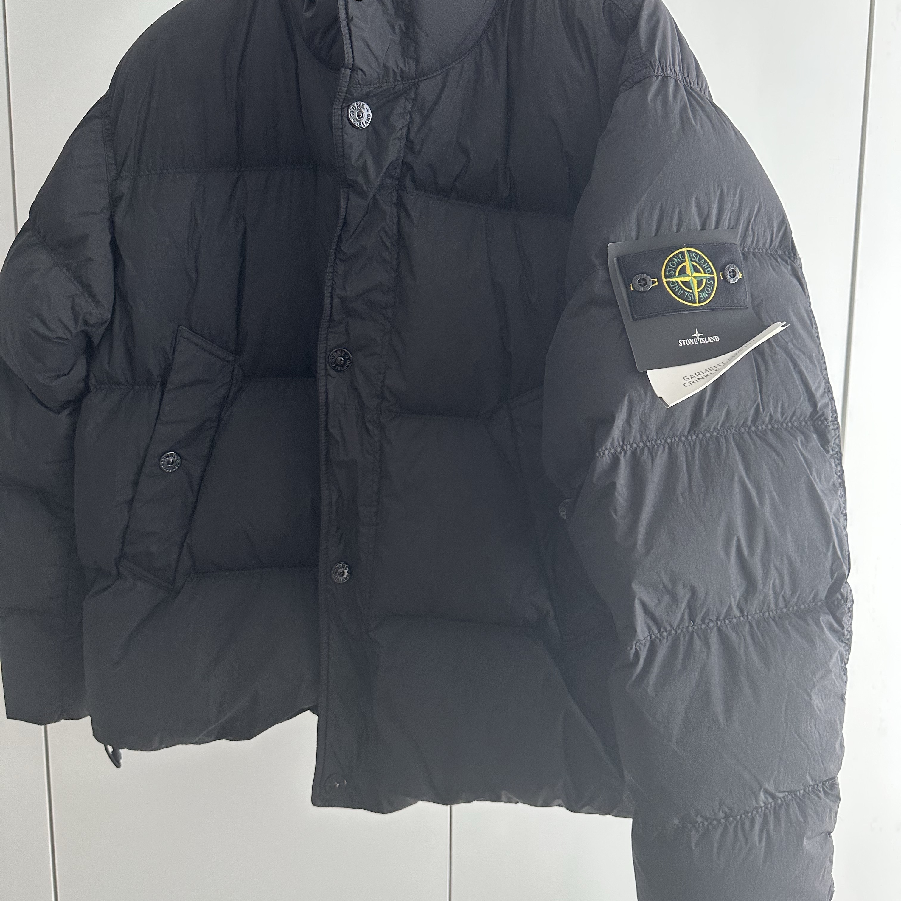 Stone Island 4100109 Crinkle Reps NY Down Jacket with Wind Resistance and Anti Drop Black - 26SS 착용 스타일 - 1