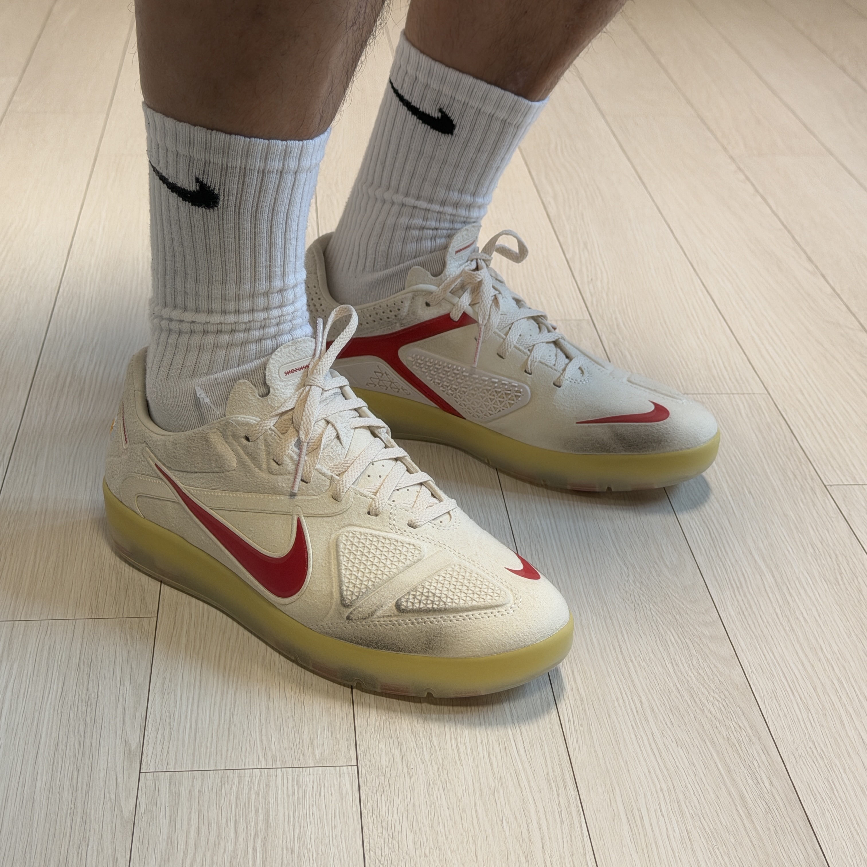 Nike x Peaceminusone Cryoshot CTR360 Natural and University Red 착용 스타일 - 3