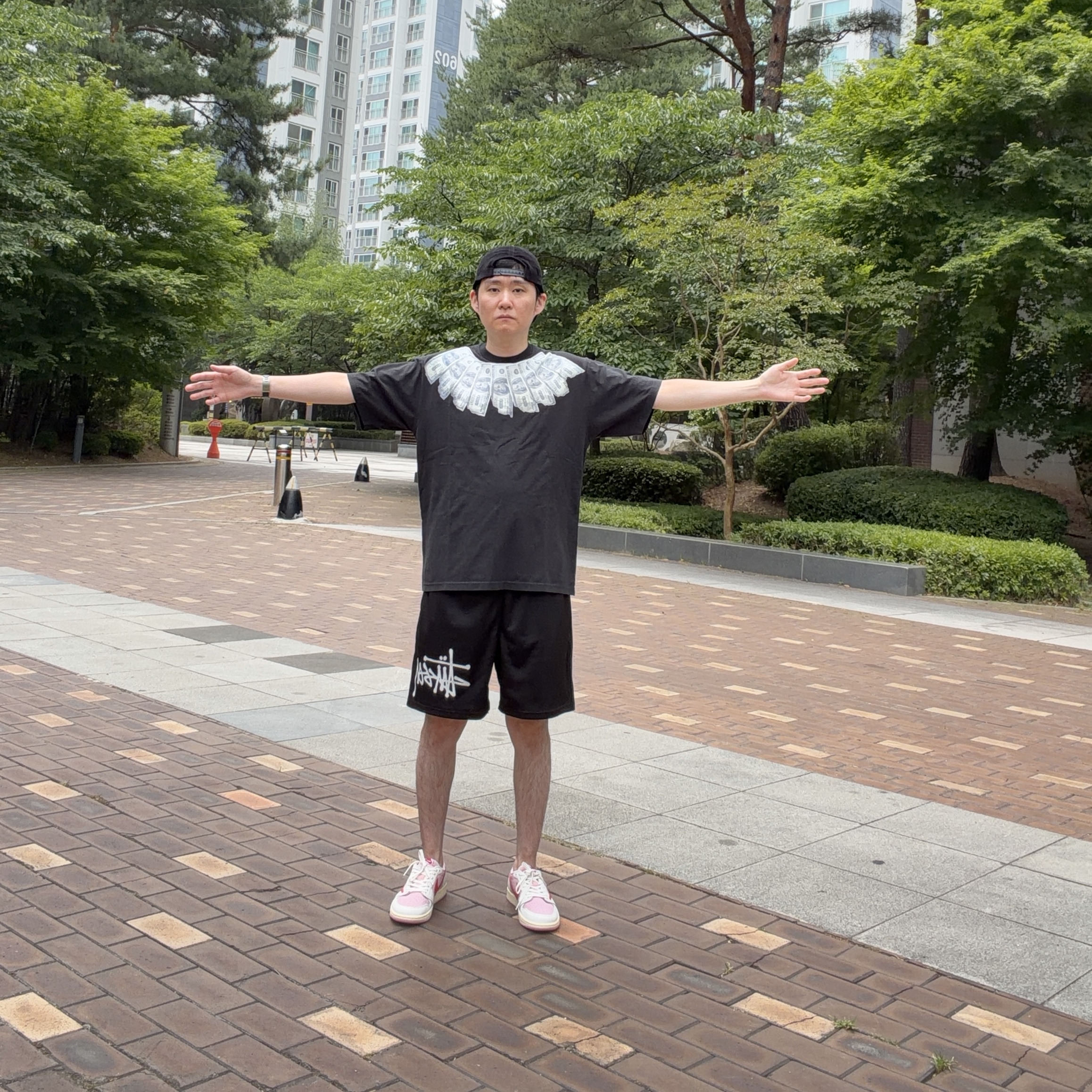 Supreme x MM6 Maison Margiela Money S/S Top Black - 26SS, Jordan 1 x Travis Scott Retro Low OG SP Sail Tropical Pink 착용 스타일 - 10