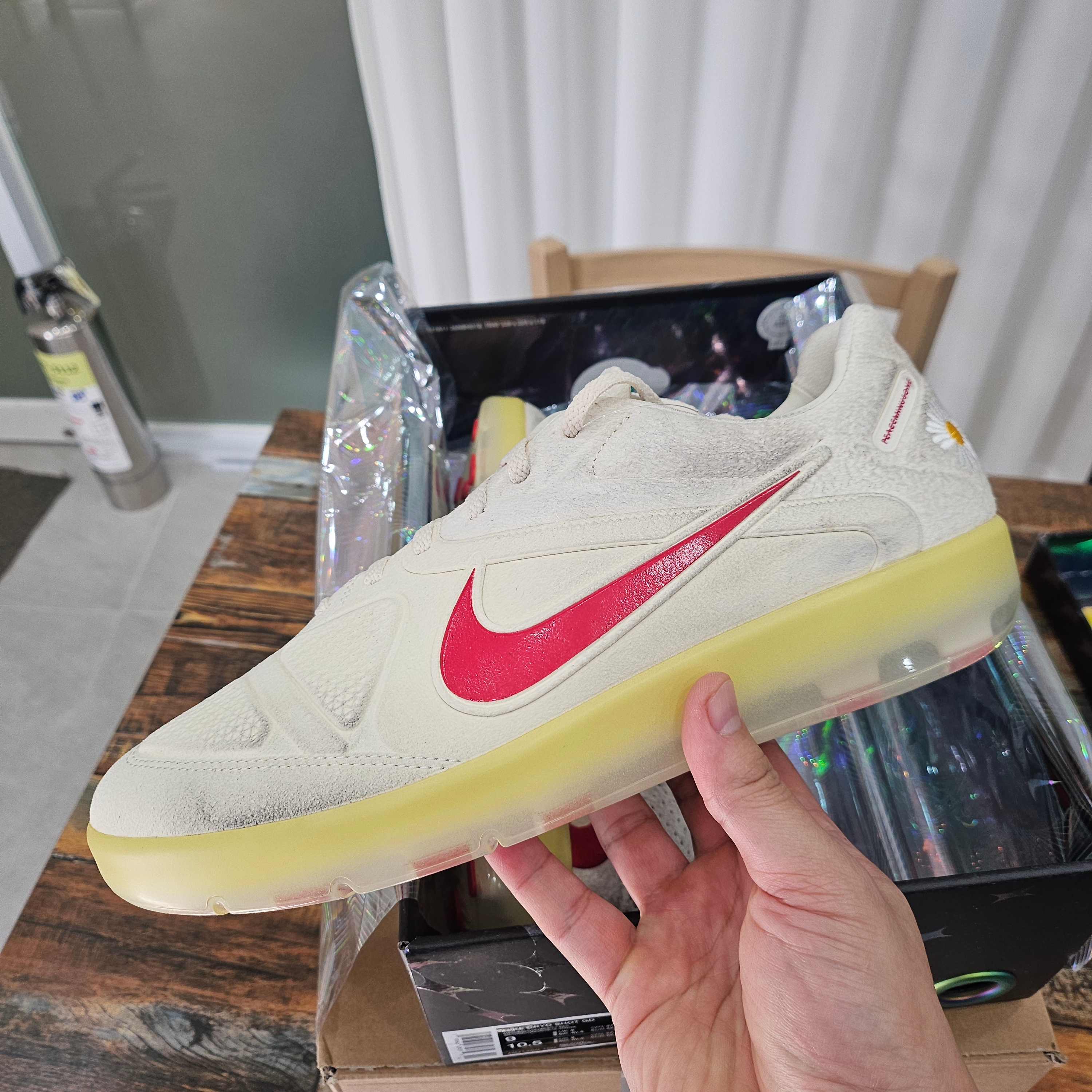 Nike x Peaceminusone Cryoshot CTR360 Natural and University Red 착용 스타일 - 2