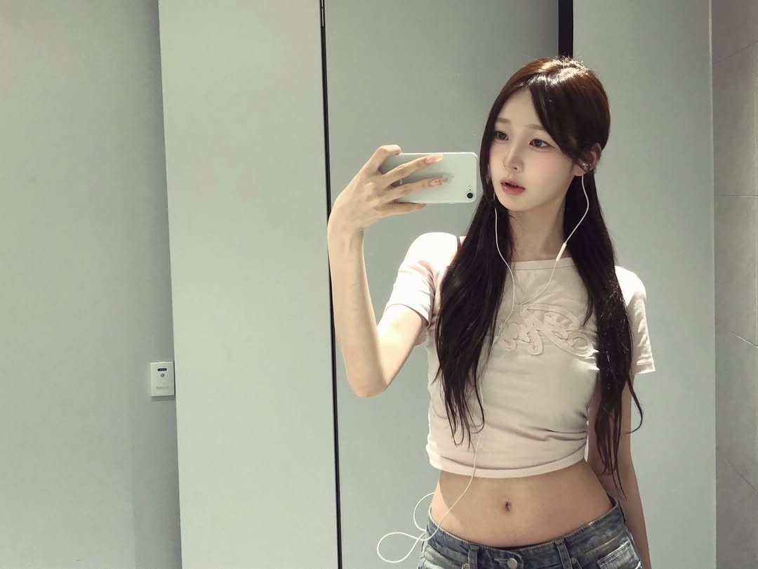 Rosefrantz Sweet Angel Patchwork T-shirt [Pink] 착용 스타일 - 2