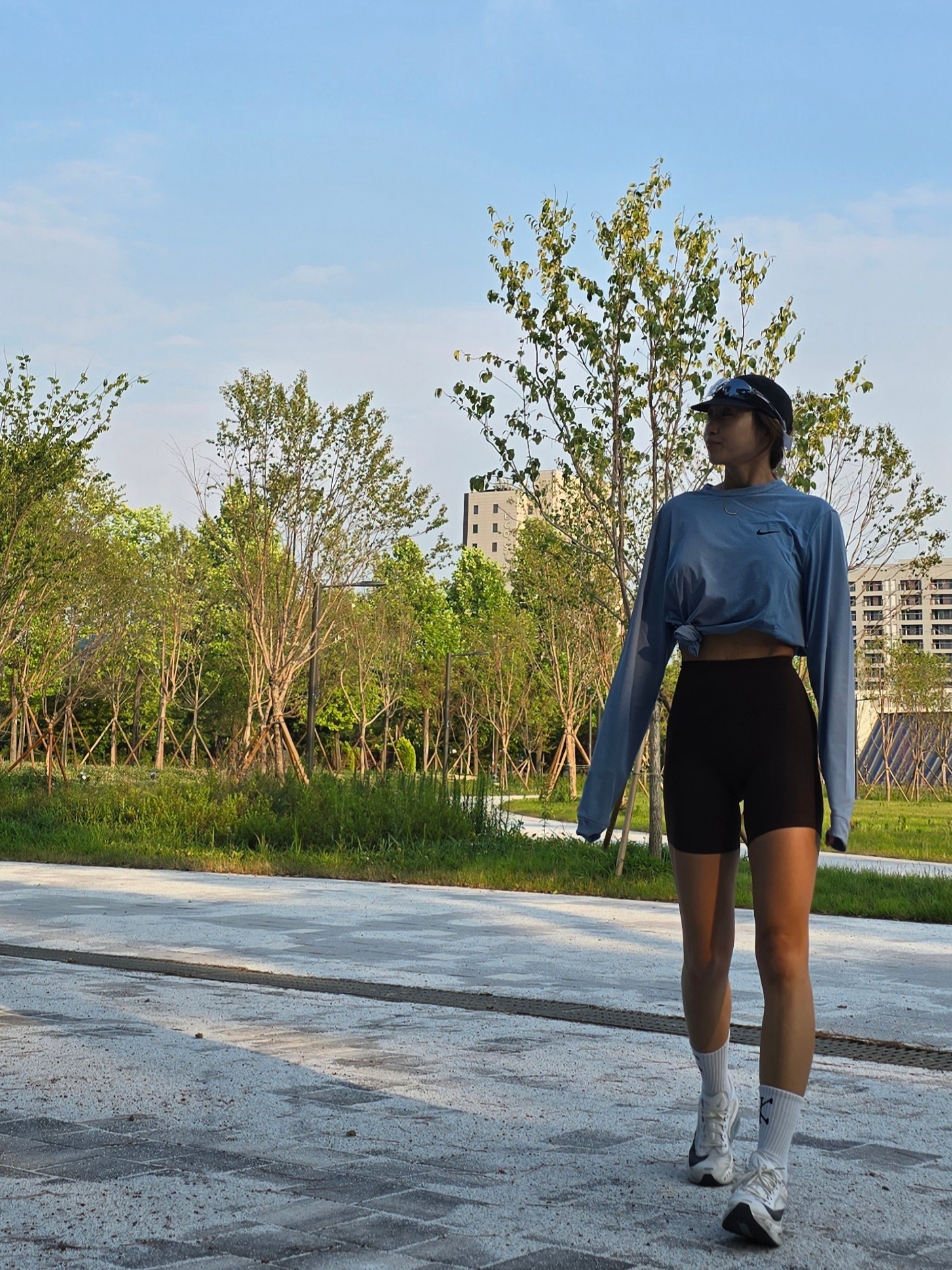Satisfy Rippy Air Trail Cap Black, (W) Lululemon Align Super High-Rise 6 Inch Shorts Black - Asia 착용 스타일 - 1
