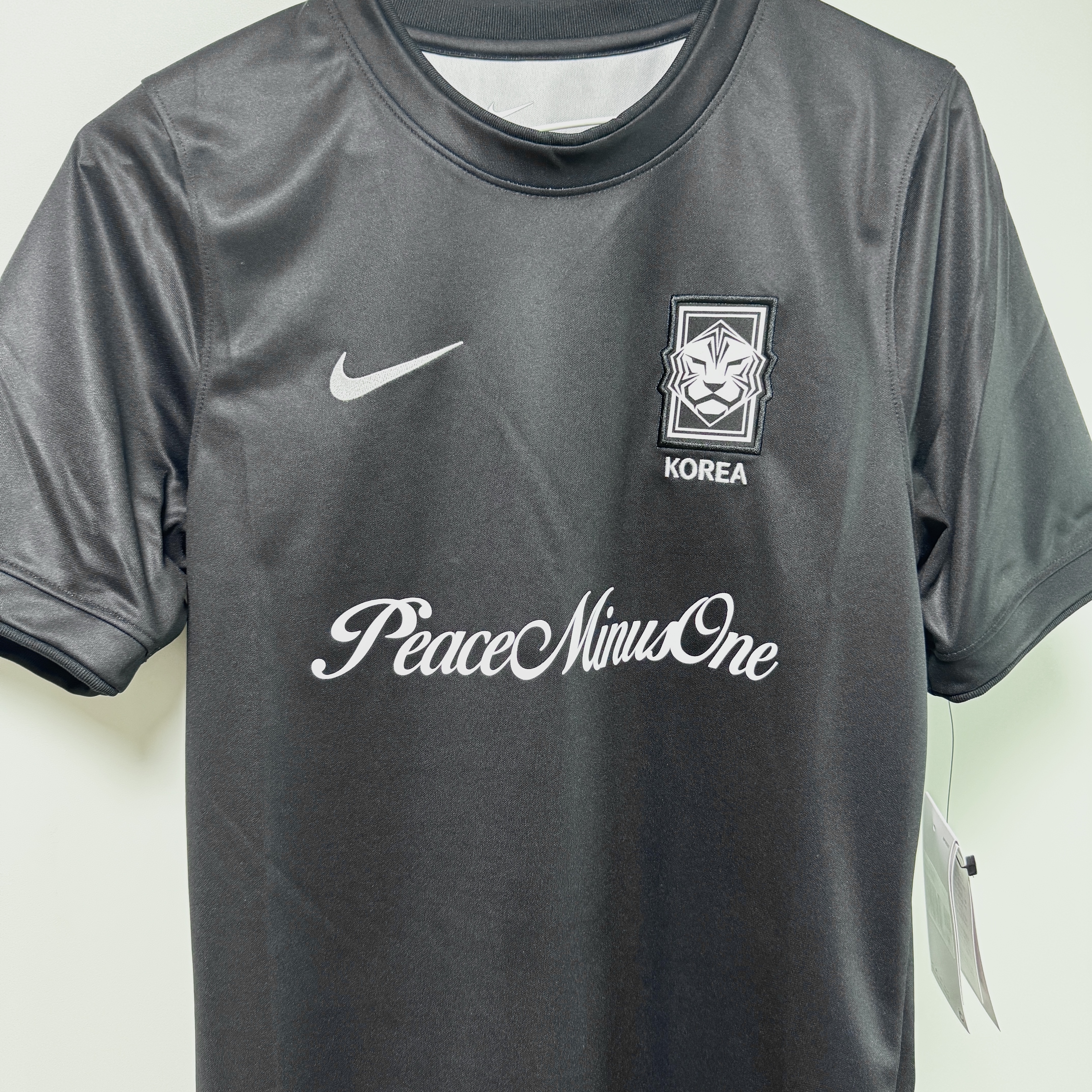 Nike x Peaceminusone Korea Academy Pro Short-Sleeve Football Top Black White 착용 스타일