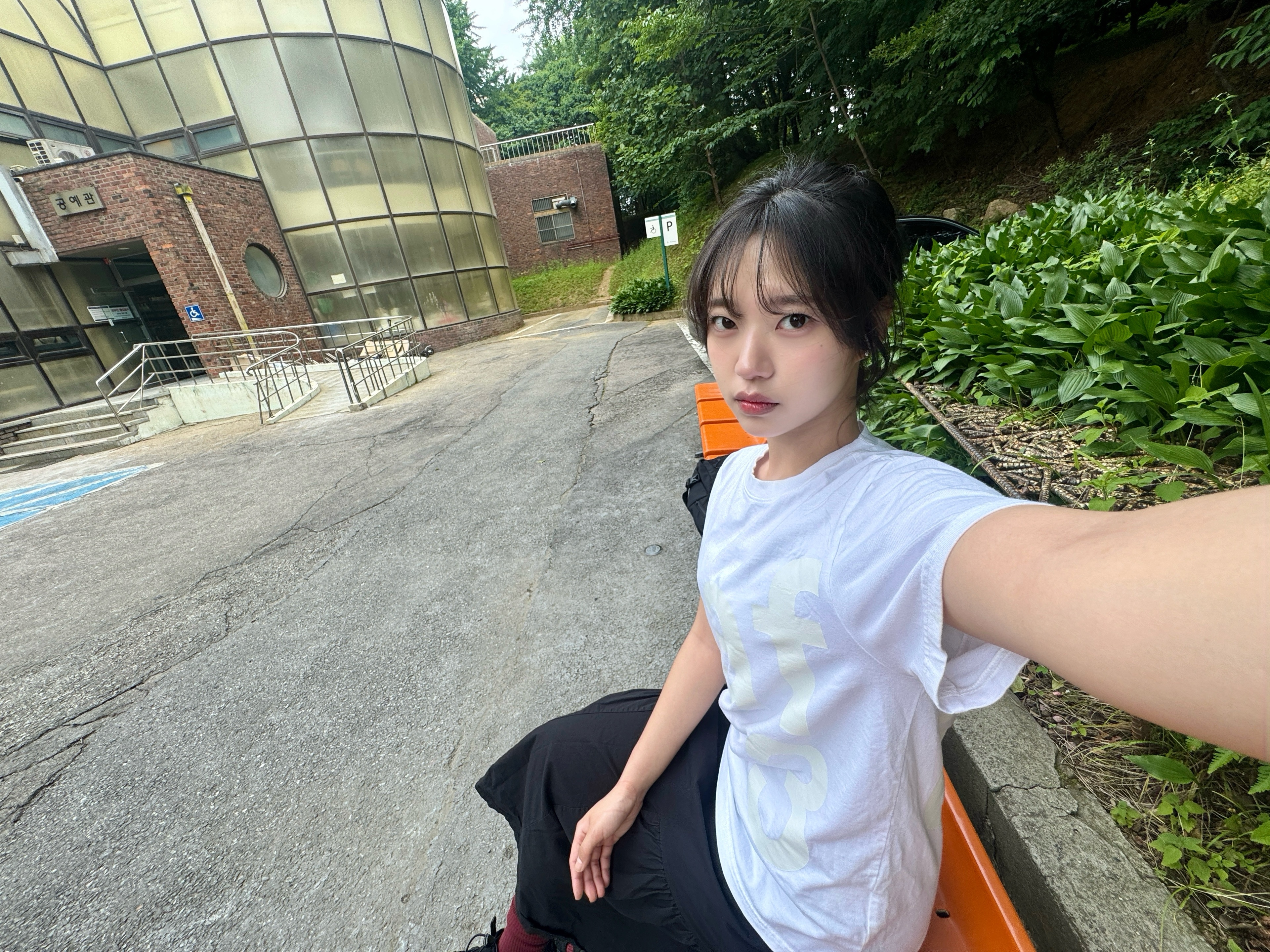 [KREAM 단독] Safarispot Basic Safari T-Shirt White 착용 스타일