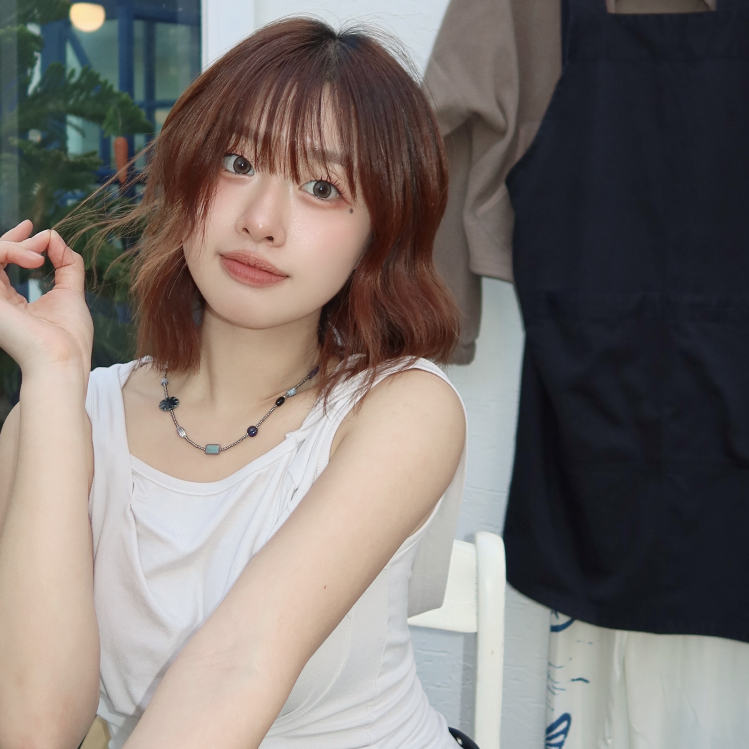 Riomeu Smoke Blue Milky Way Necklace 착용 스타일 - 2