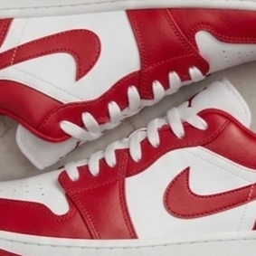 Jordan 1 Low New Beginnings Summit White Varsity Red 착용 스타일