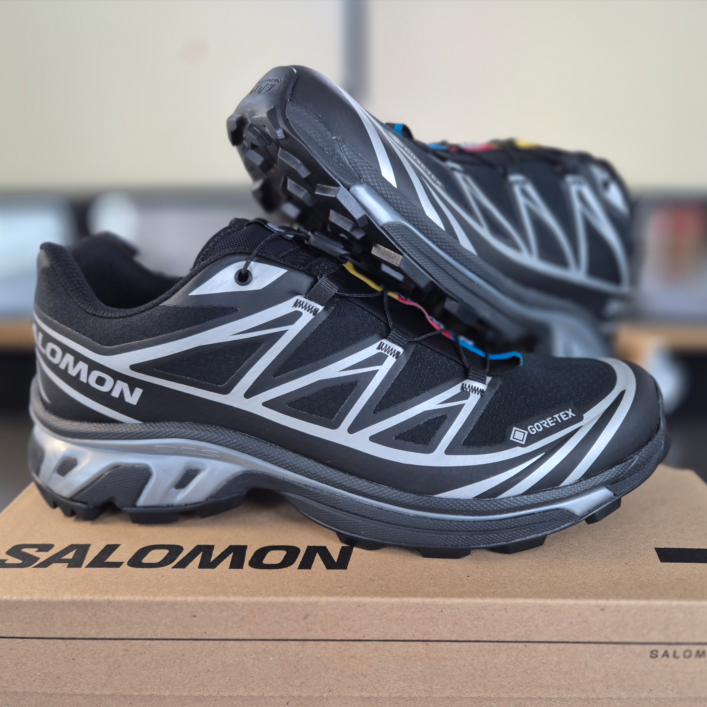 Salomon XT-6 GTX Black Silver 착용 스타일