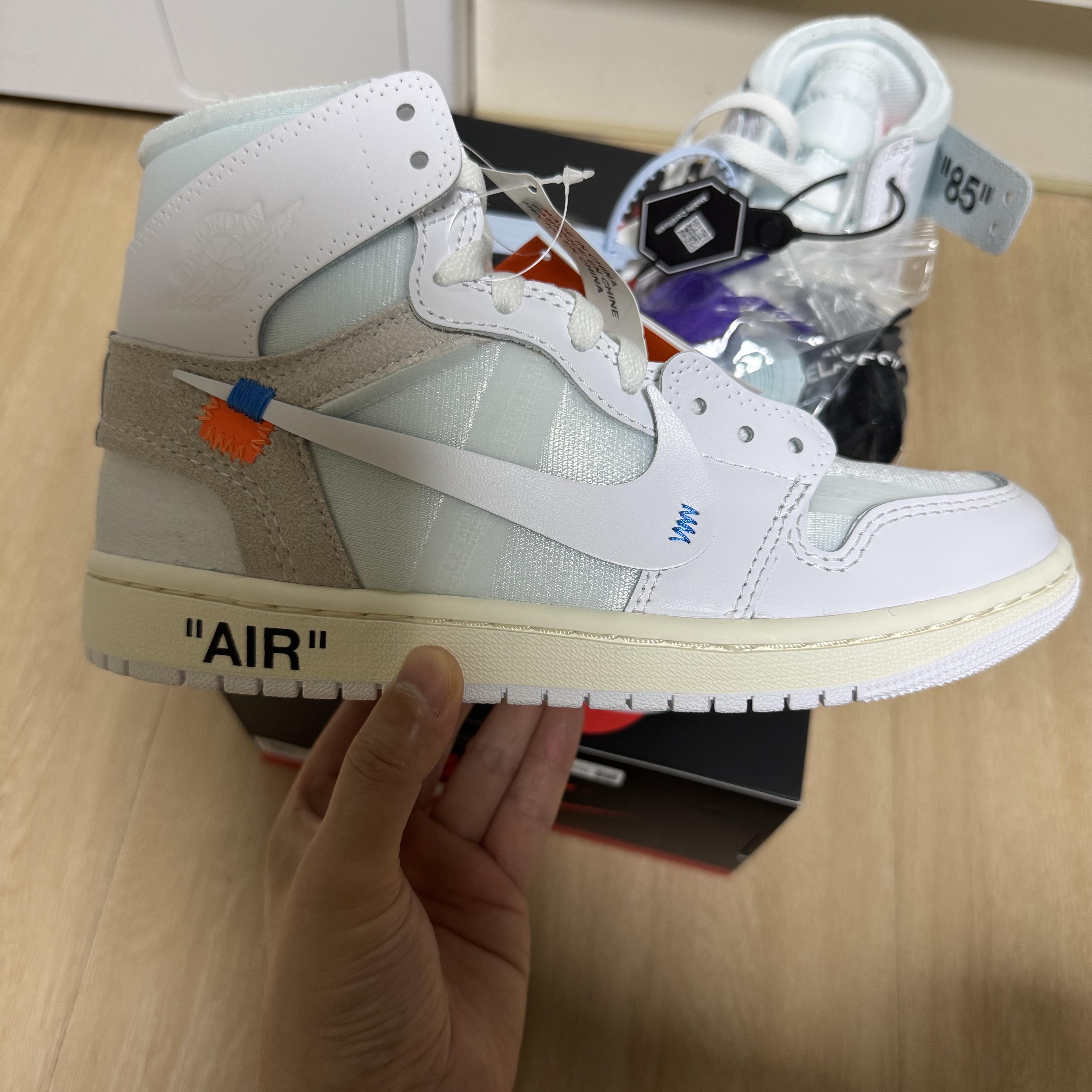 Jordan 1 x Virgil Abloh Archive Retro High Alaska White 착용 스타일 - 2