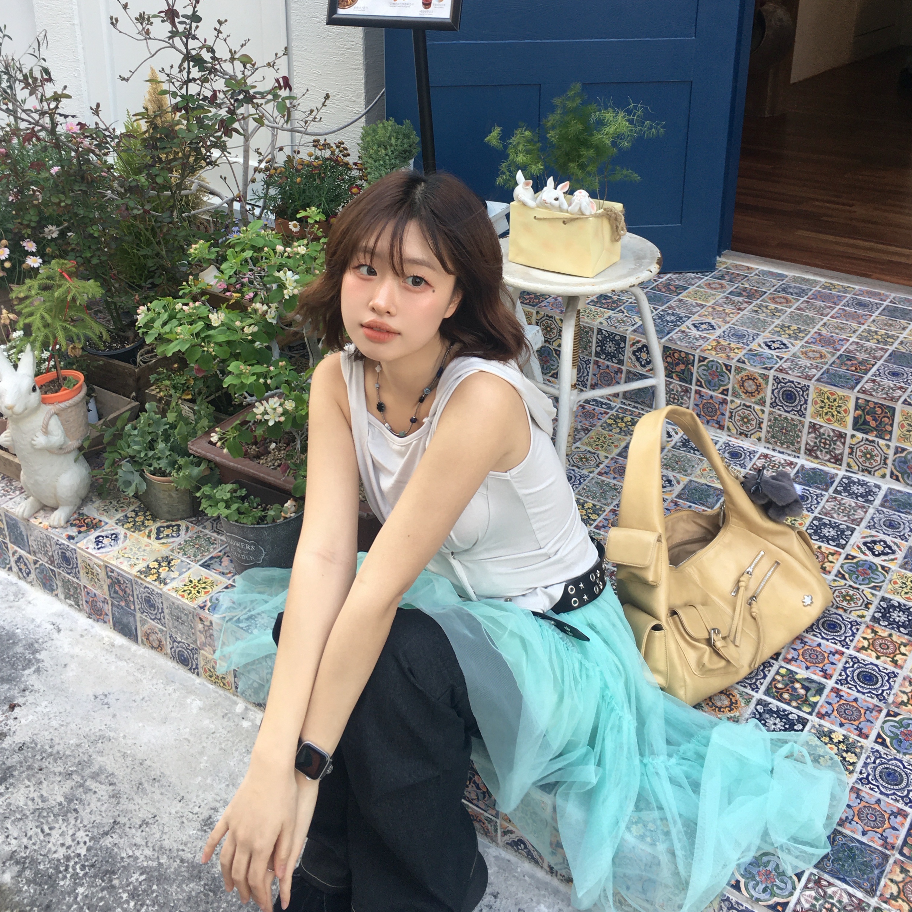 Riomeu Smoke Blue Milky Way Necklace 착용 스타일 - 1