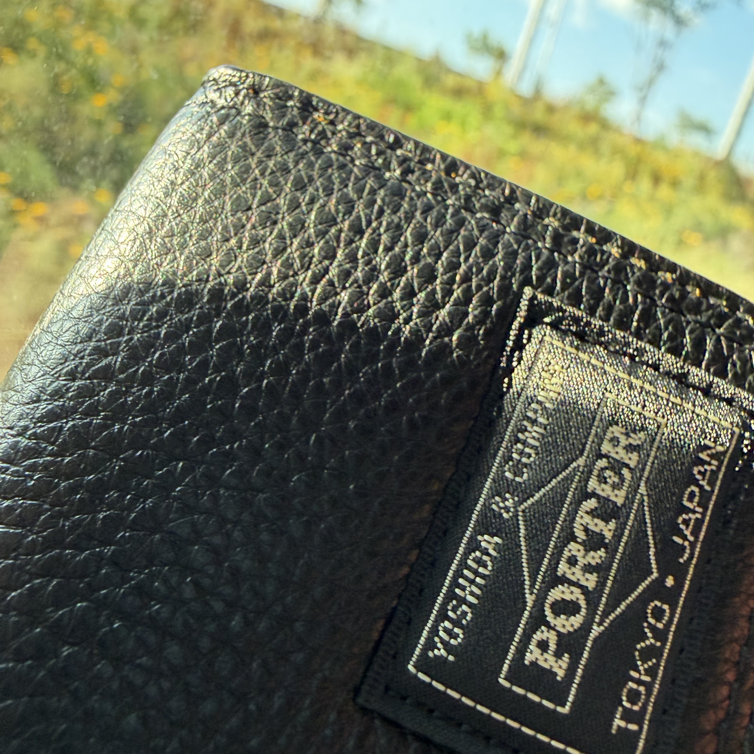 Porter Calm Card Case Black 착용 스타일