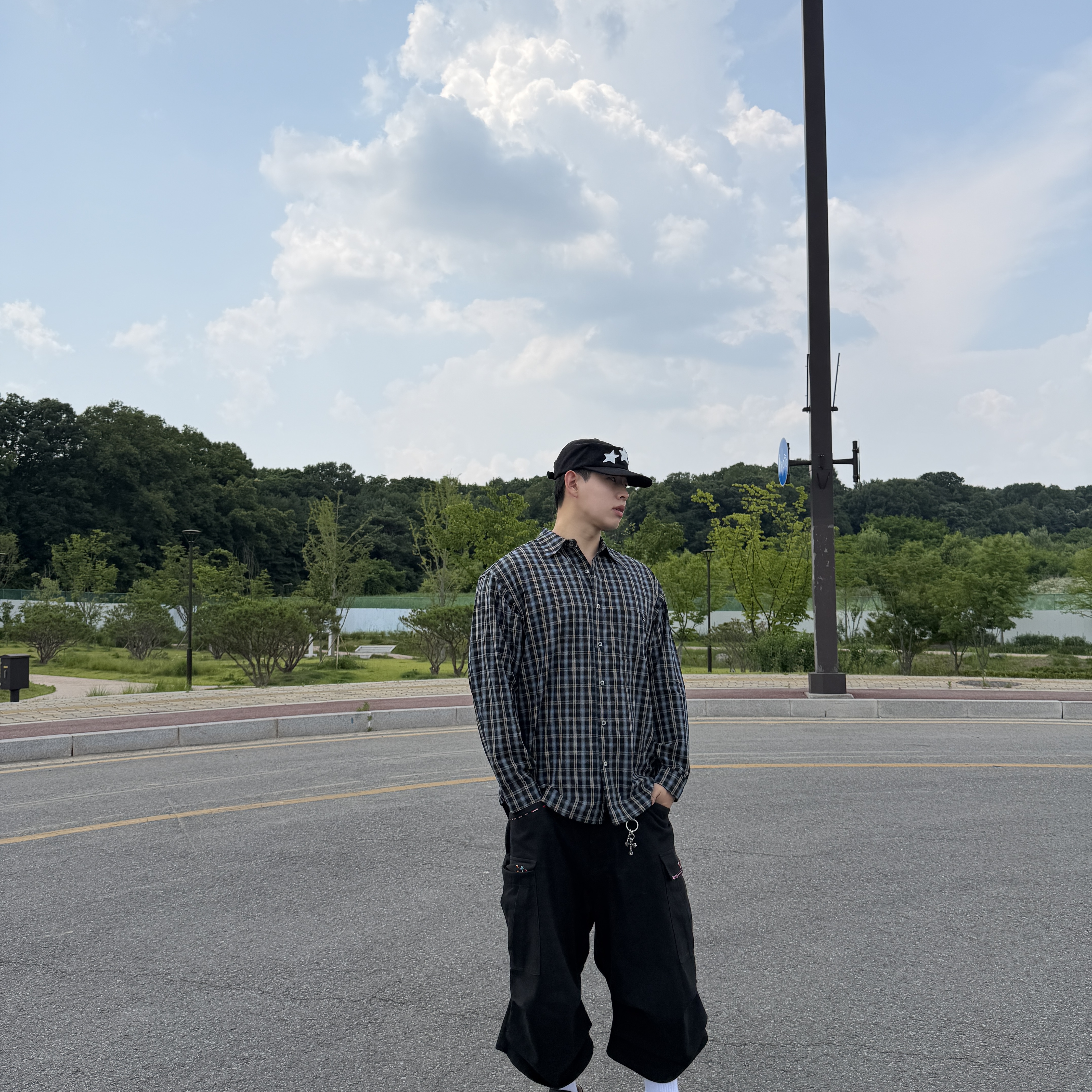 Maison Margiela Replica Paint Drop Sneakers Black, Nonnod Side Cargo Shorts Black 착용 스타일 - 6