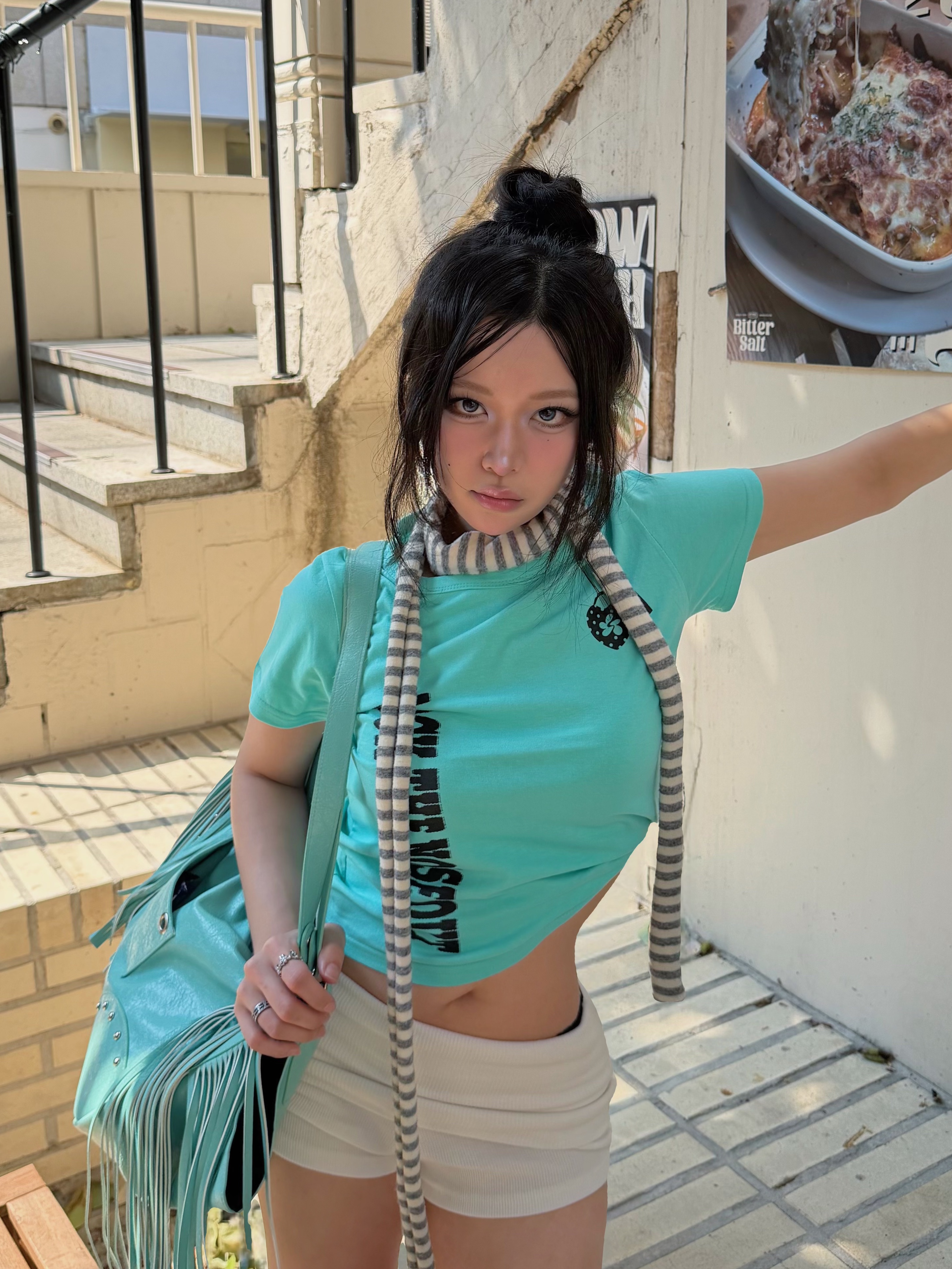 SLEEKGLOW Unlock Semi Crop T-Shirt Mint 착용 스타일 - 2