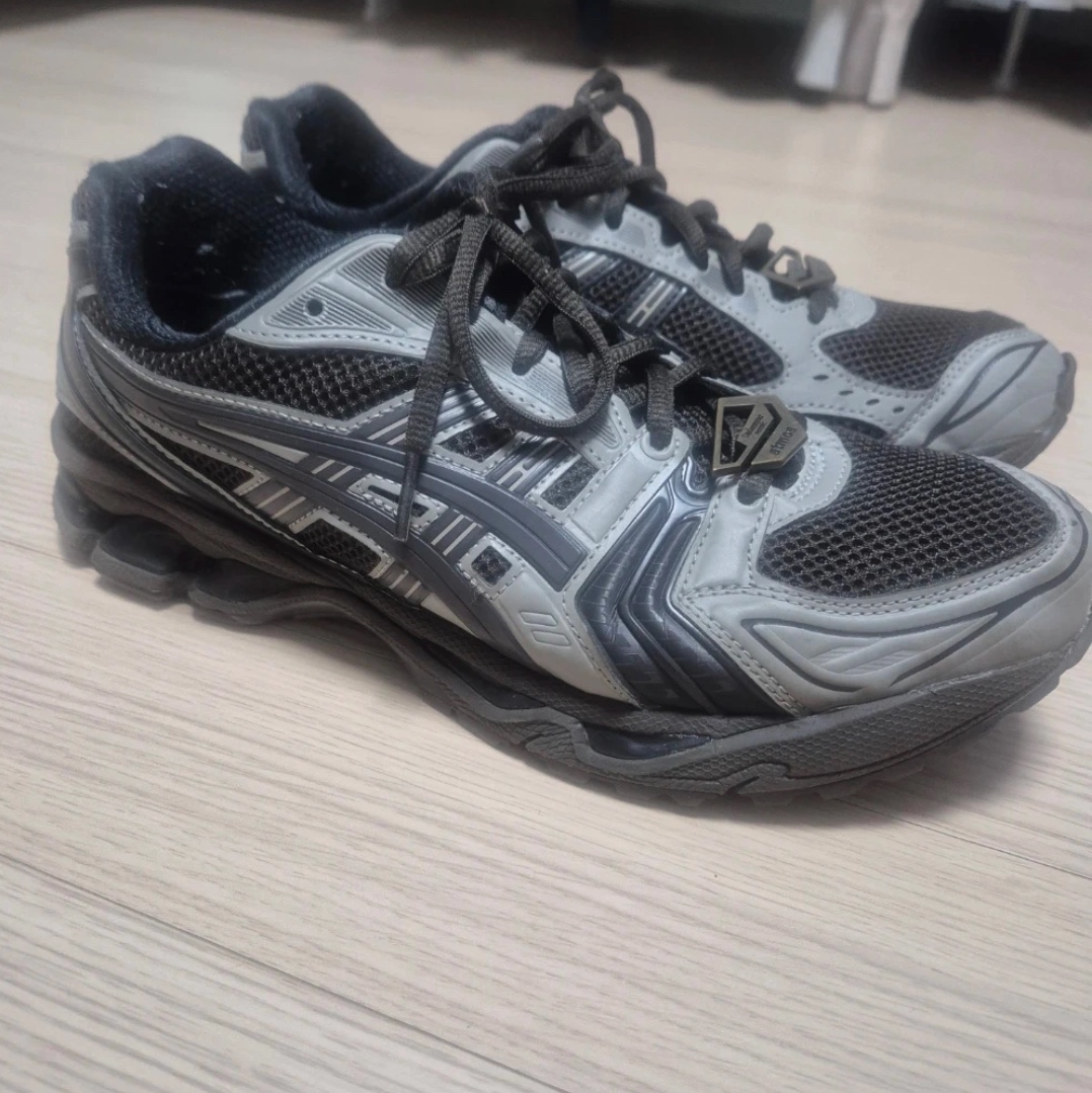 Asics x Atmos x Undermycar Gel-Kayano 14 Pepper Black 착용 스타일