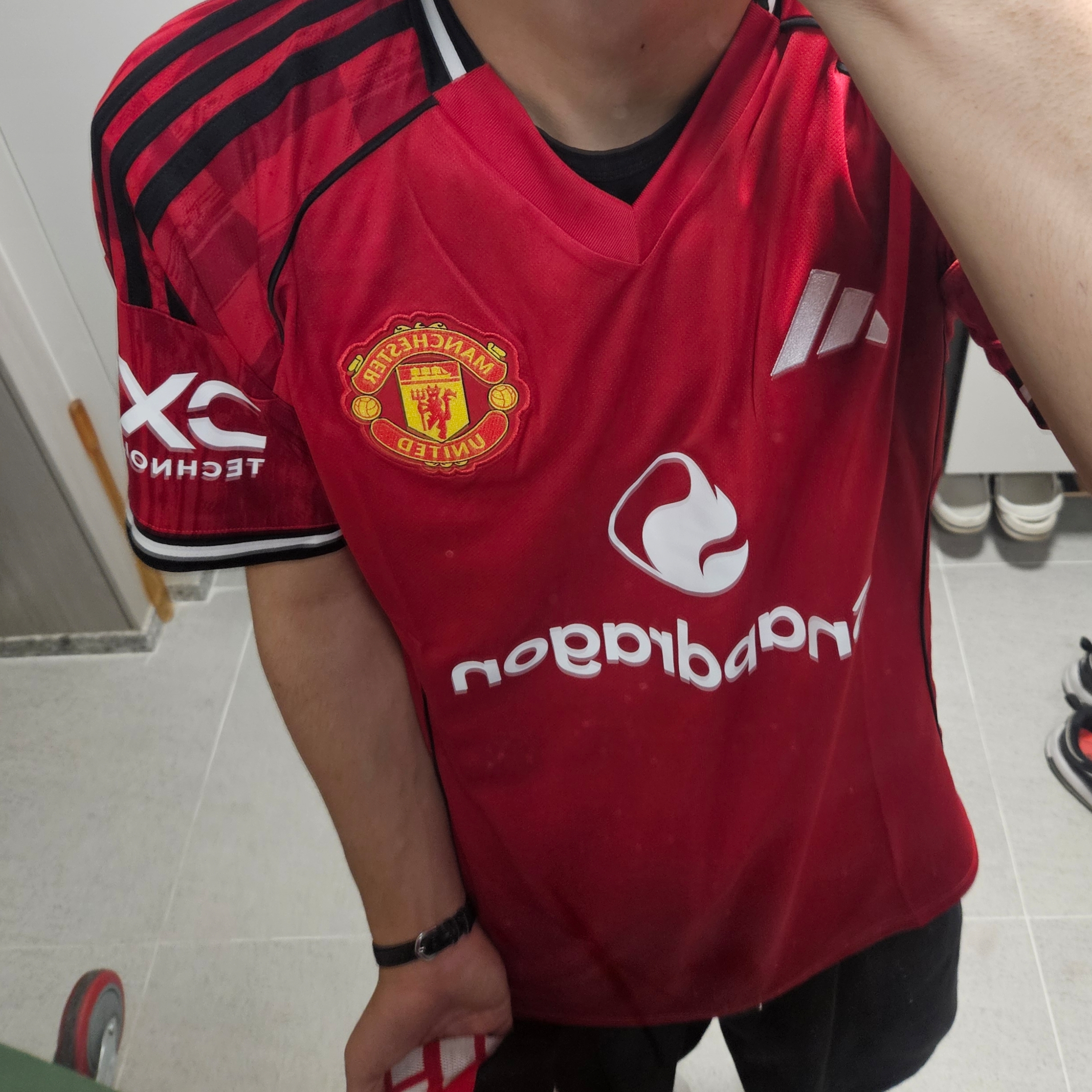 Adidas Manchester United 2025/26 Home Jersey Mufc Red - KR Sizing (Non Marking Ver.) 착용 스타일