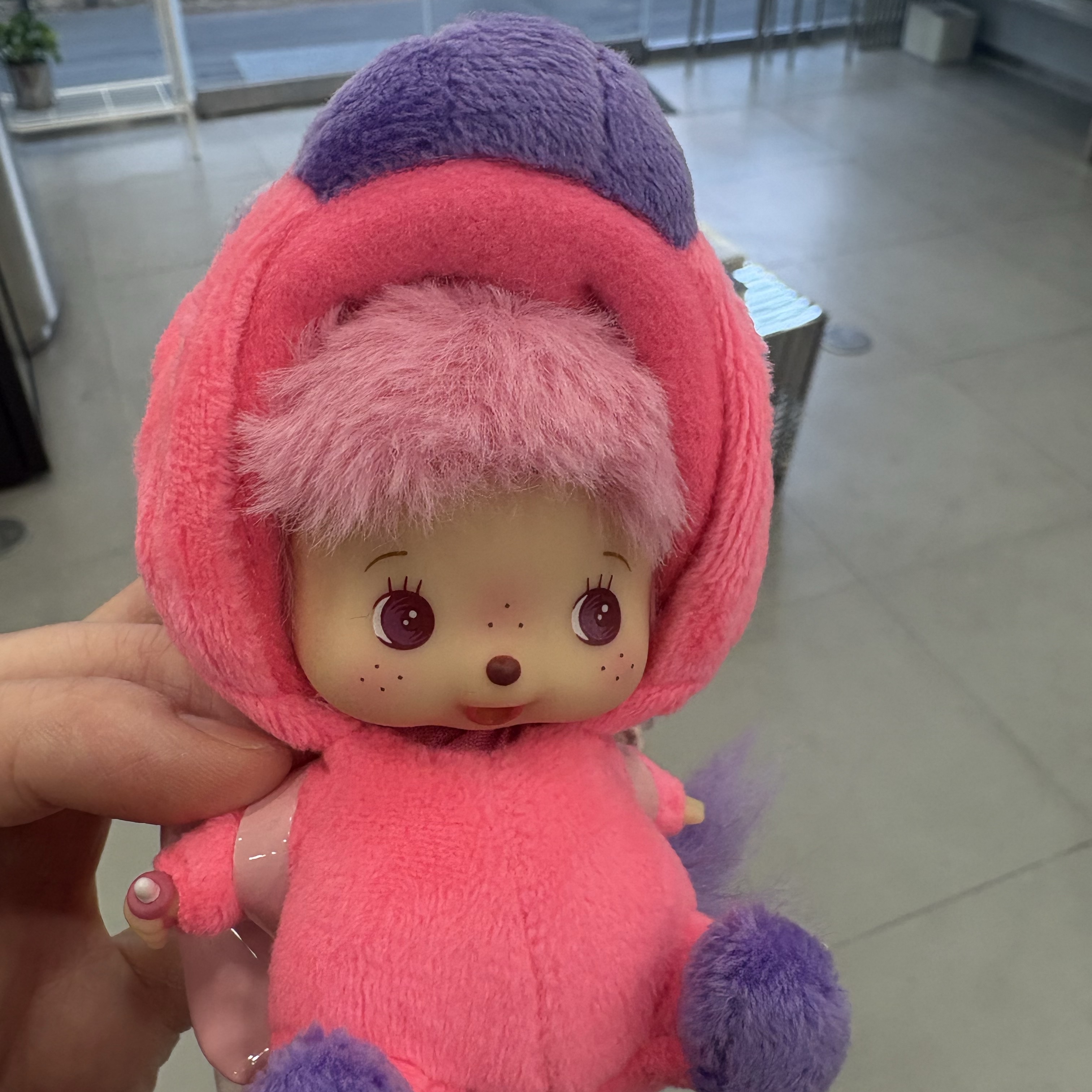 Monchhichi x Shinako Bebichhichi SS Big Face Unicorn Key Chain Pink 착용 스타일