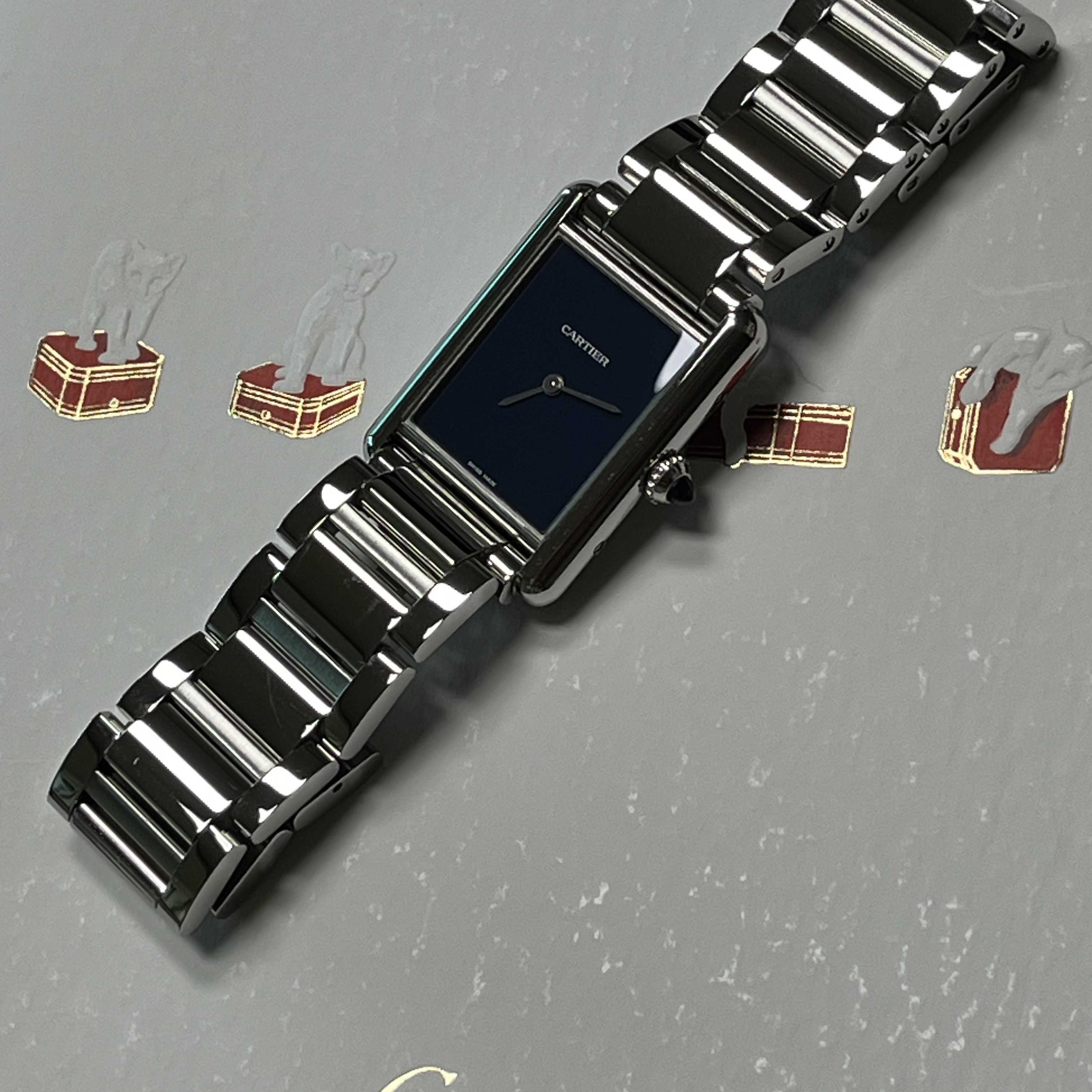 Cartier Tank Must Watch Large Quartz Steel Alligator Skin Blue 착용 스타일 - 2