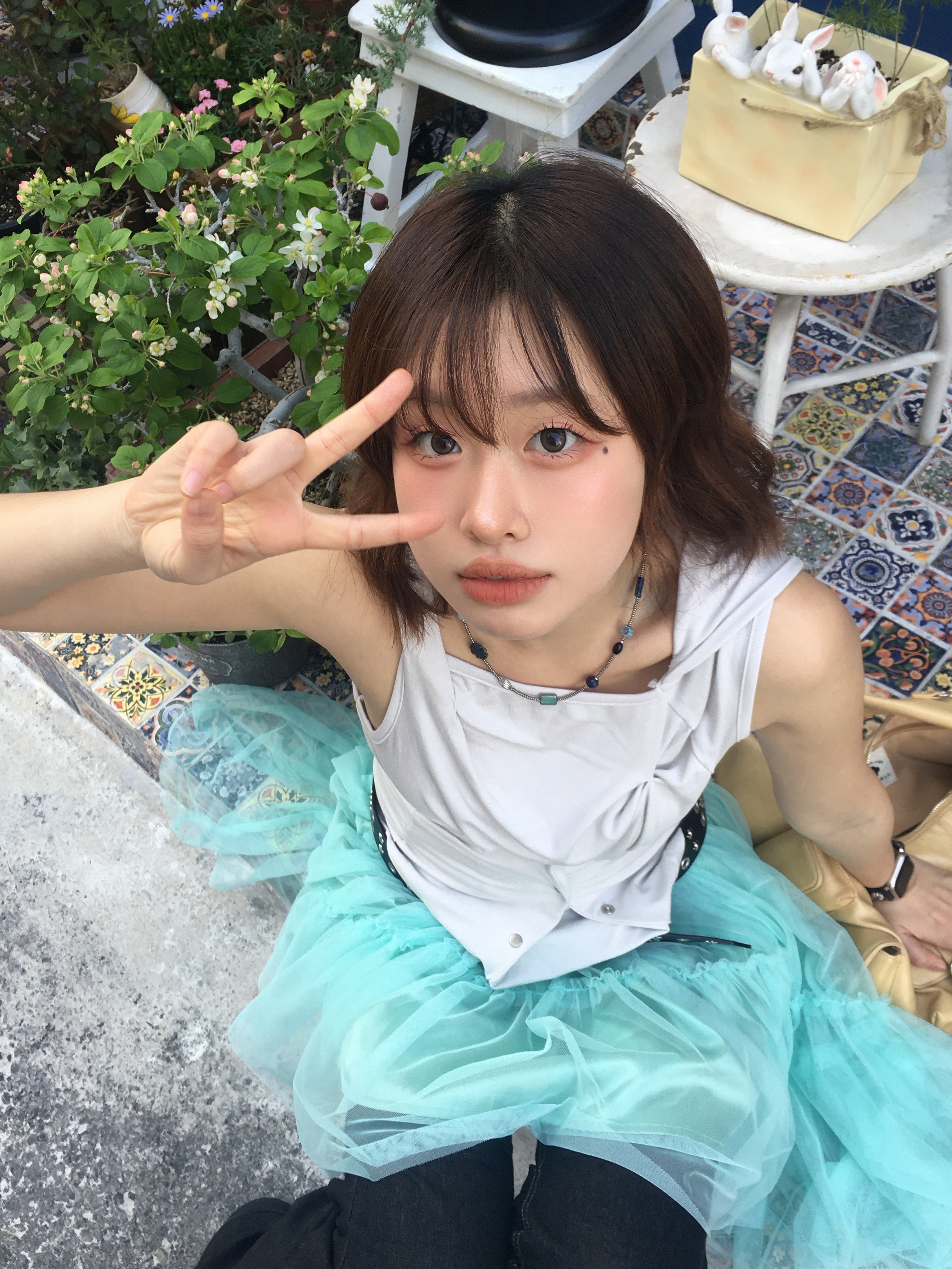 Riomeu Smoke Blue Milky Way Necklace 착용 스타일 - 4