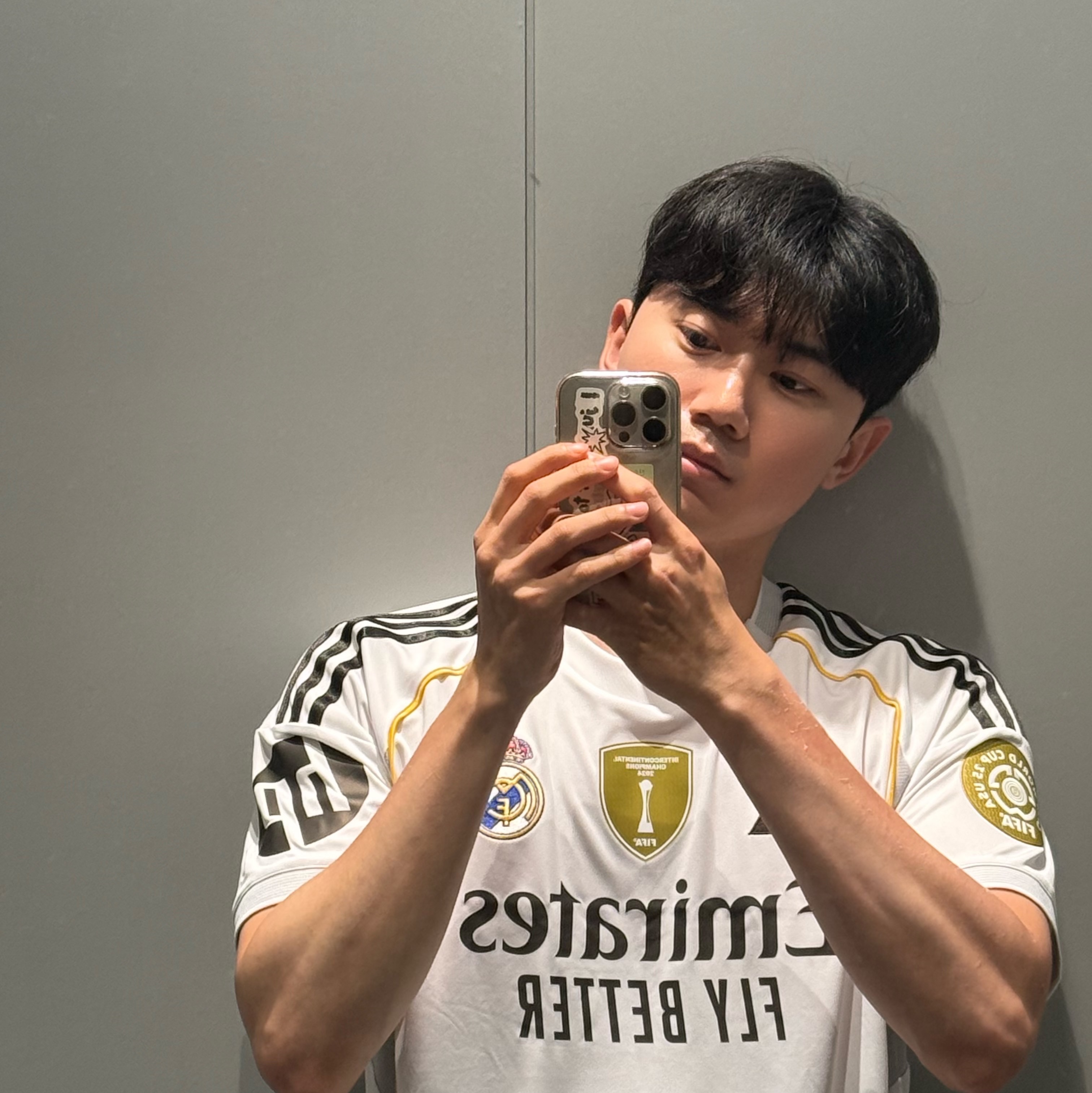 Adidas Real Madrid 2025/26 Home Jersey White - KR Sizing (Non Marking Ver.) 착용 스타일 - 1