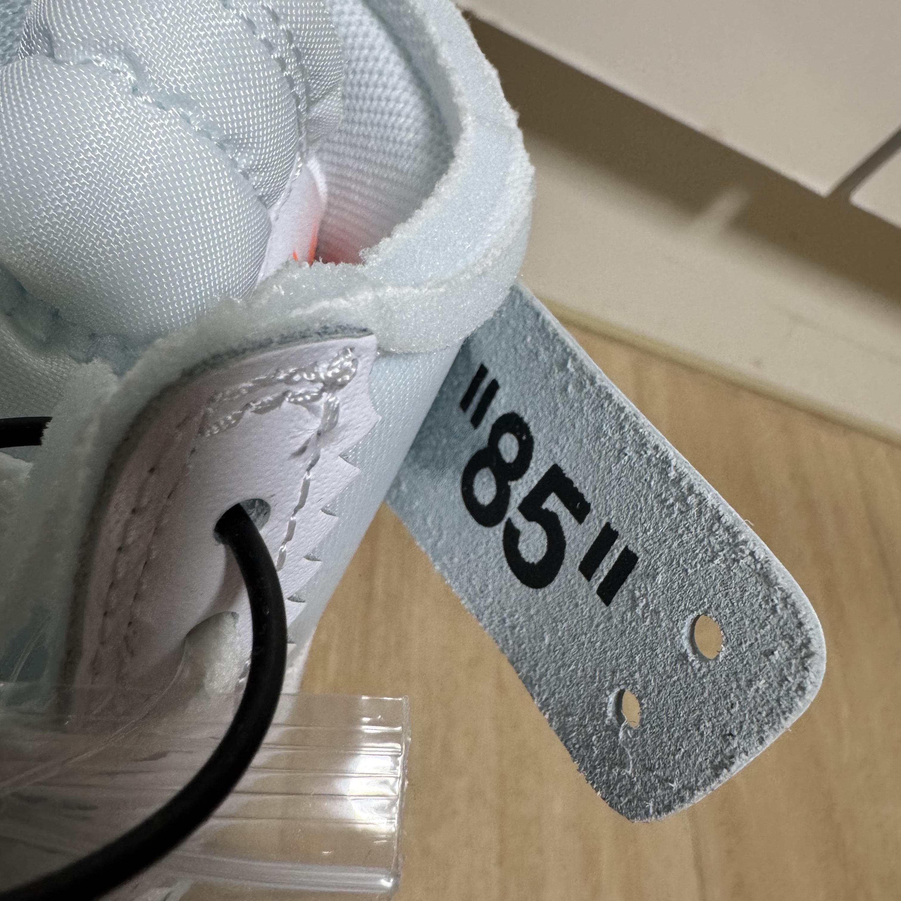 Jordan 1 x Virgil Abloh Archive Retro High Alaska White 착용 스타일 - 5