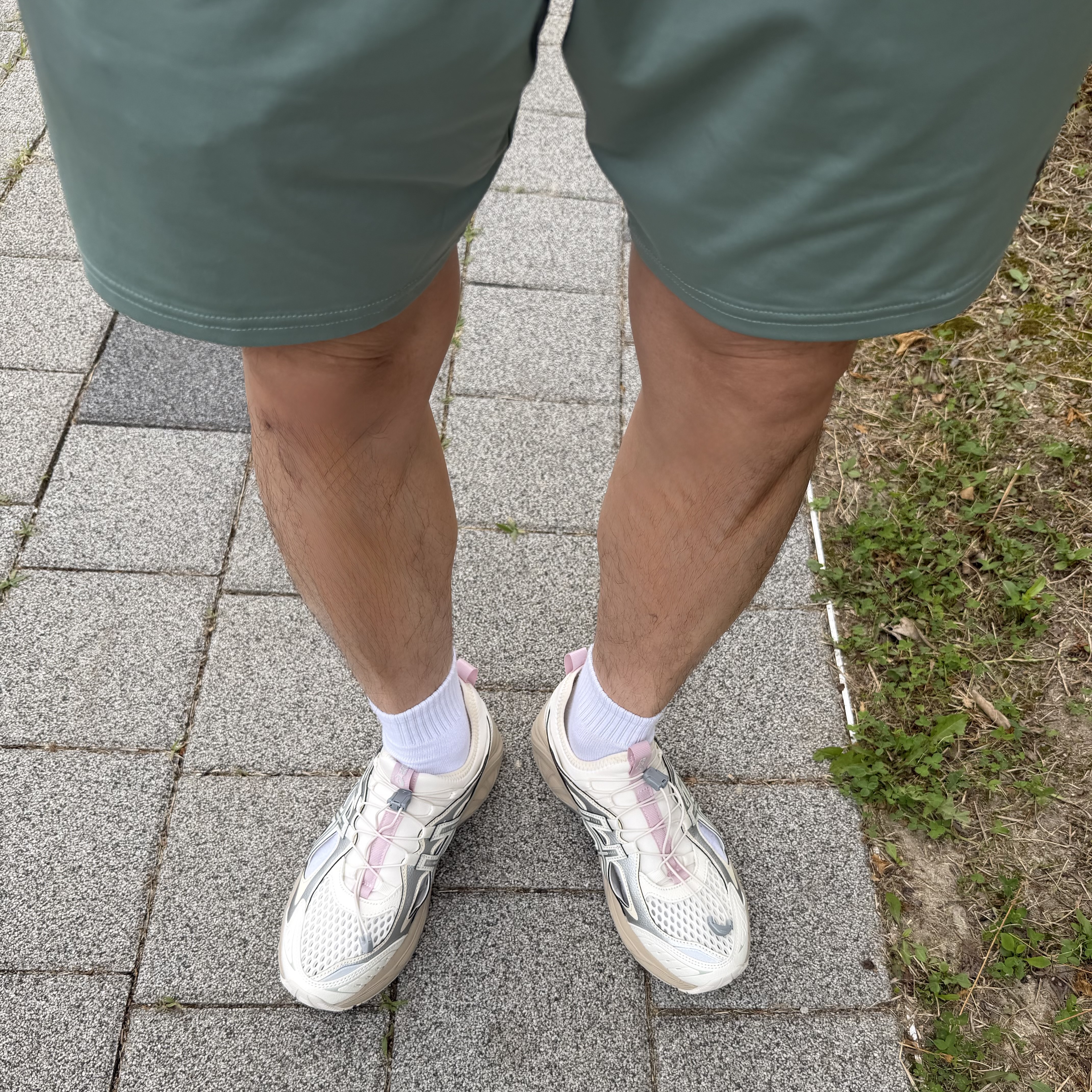 Asics GT-2160 Breeze Cream Pure Silver, Chrome Hearts Horseshoe Logo T-Shirt Black Pink 착용 스타일 - 4