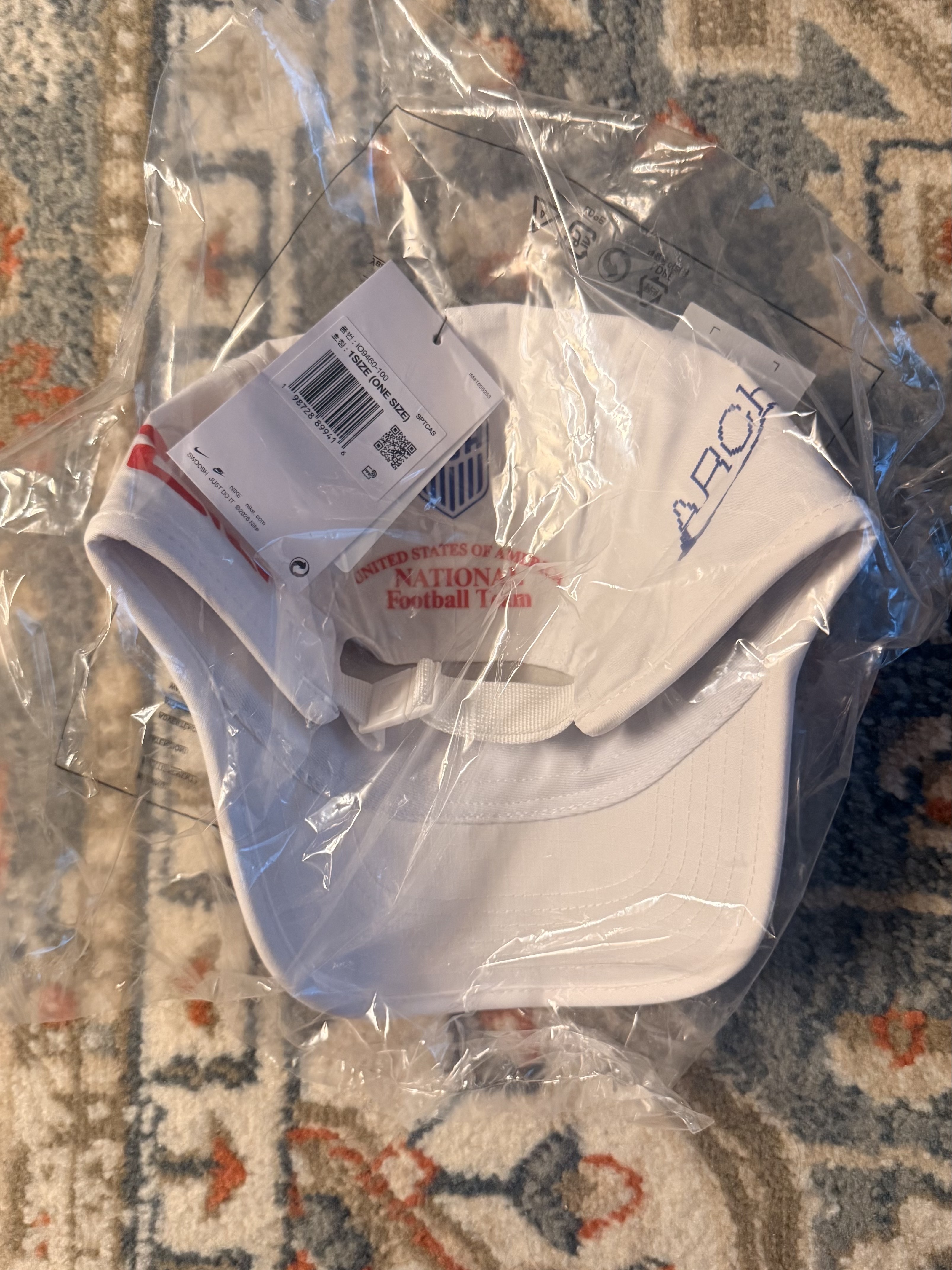 Nike x Virgil Abloh Archive USA Unstructured Fly Cap White 착용 스타일 - 1