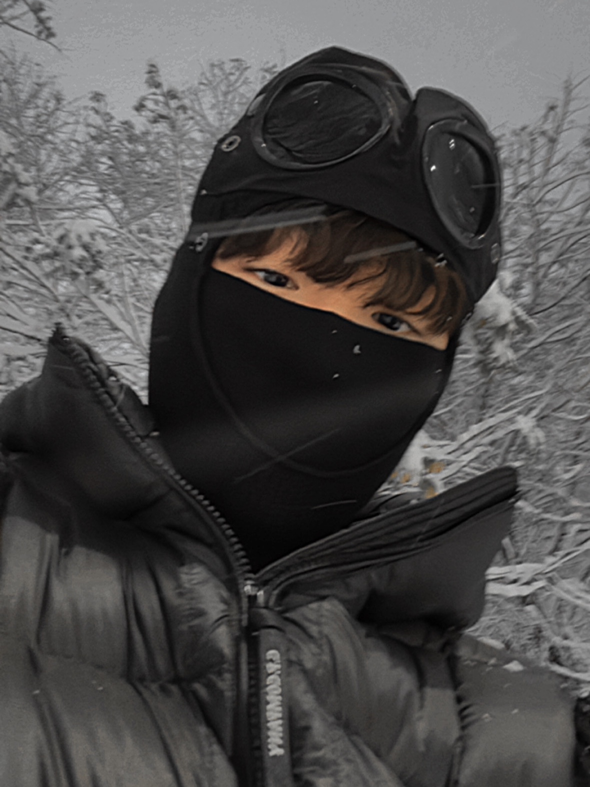 C.P. Company Extrafine Merino Wool Goggle Balaclava Total Eclipse Blue - 25FW, C.P. Company Knit Padded Goggle Jacket Black - 22FW 착용 스타일 - 1