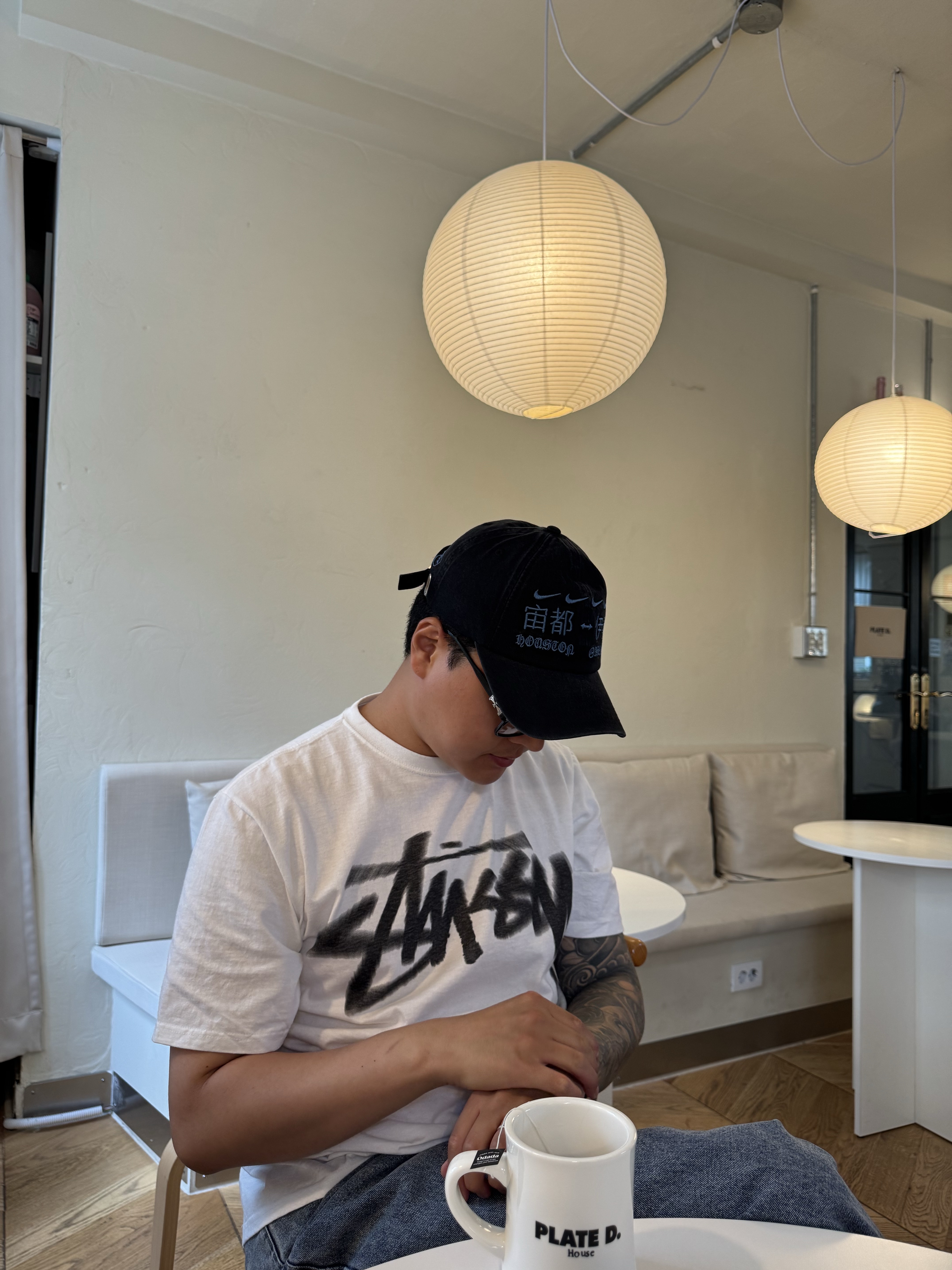 Stussy Dizzy Stock T-Shirt White, Travis Scott Cactus Jack x Fragment x Nike Houston To Ise Mie Hat Black 착용 스타일 - 10