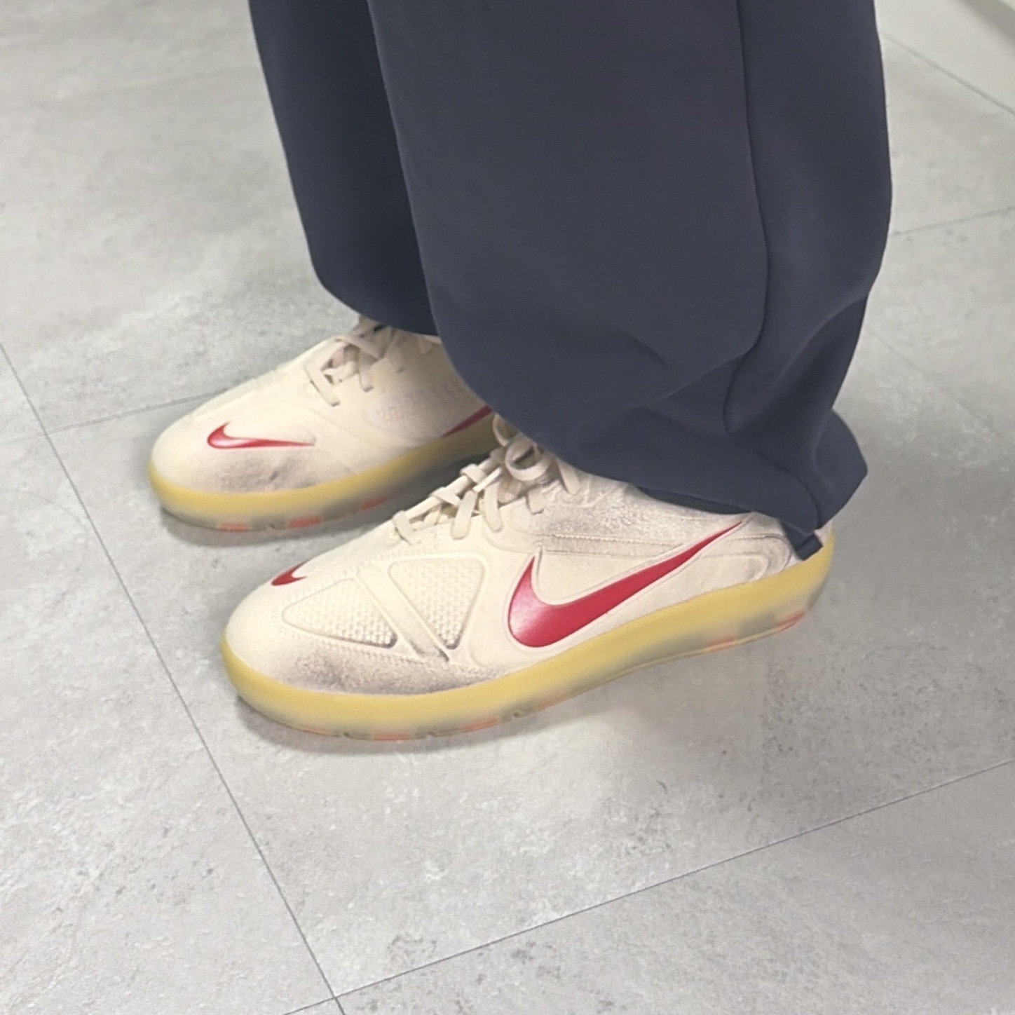 Nike x Peaceminusone Cryoshot CTR360 Natural and University Red 착용 스타일 - 3