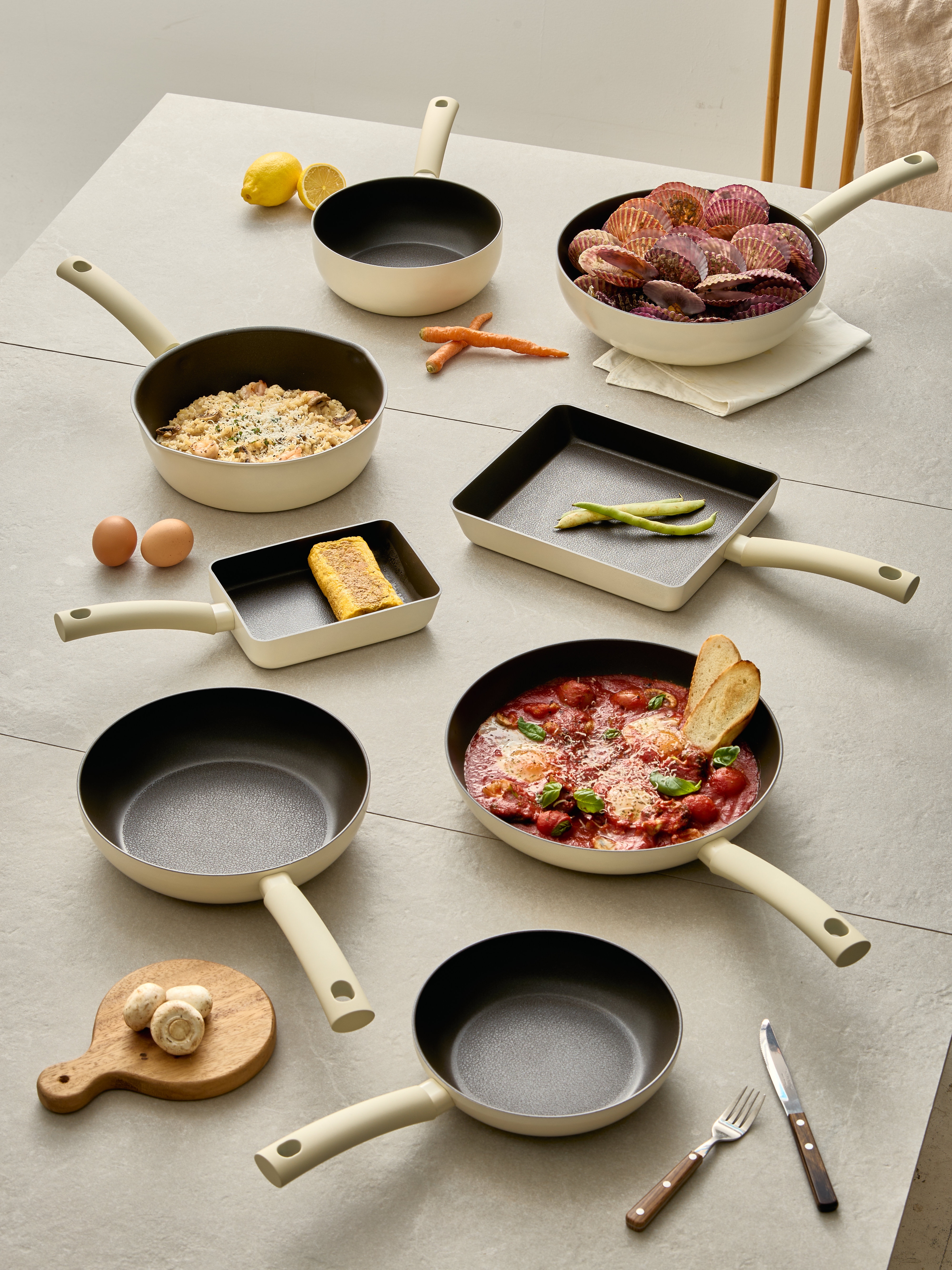 Silvat Soonsoo IH Induction set of 5 (28 pan + 28 wok + 24 multi + 24 deep pan + 28 glass lid) 착용 스타일