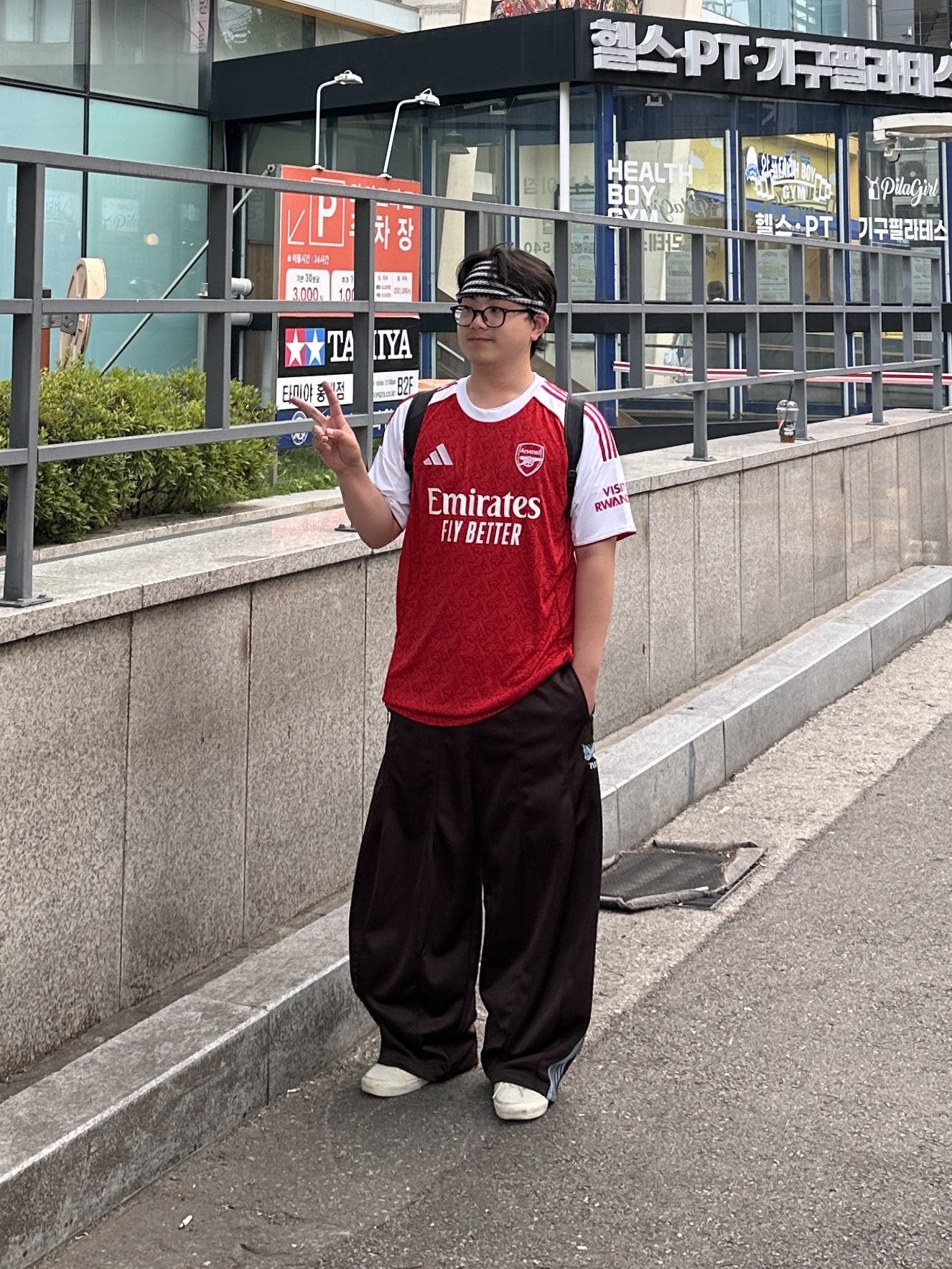 Adidas Arsenal 2025/26 Home Jersey Better Scarlet White - KR Sizing (Non Marking Ver.), Adidas Arsenal 2025/26 Home LS Jersey Better Scarlet White - KR Sizing (Non Marking Ver.) 착용 스타일 - 1