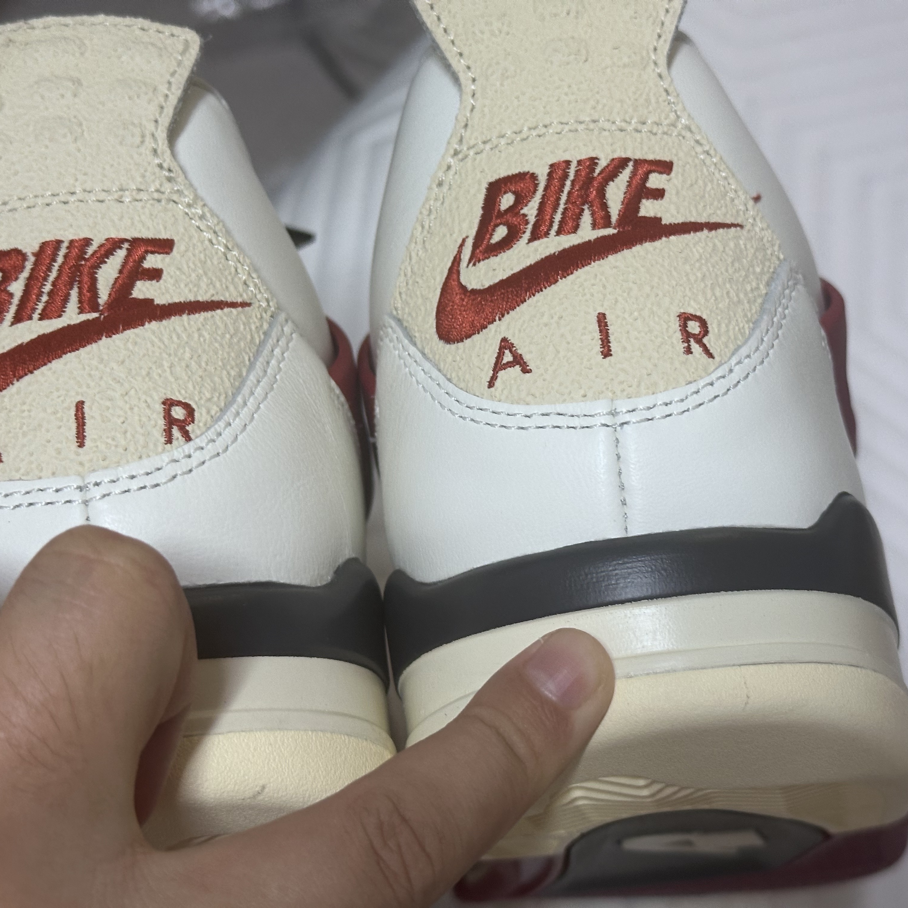 Jordan 4 x Nigel Sylvester Retro OG Brick After Brick 착용 스타일 - 1
