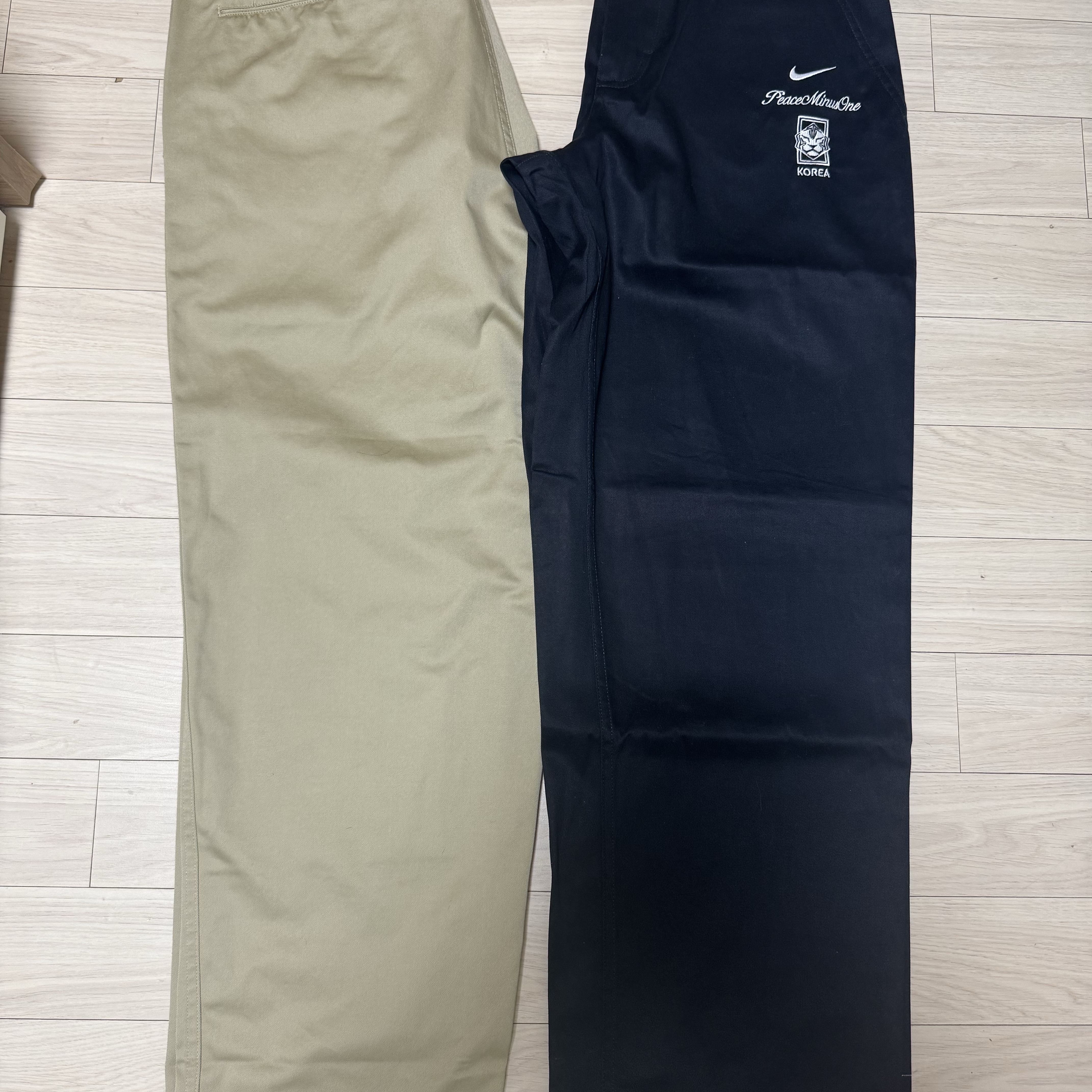 Nike x Peaceminusone Korea Chino Pants Black (IM3222-010), Nanamica Wide Chino Pants Khaki 착용 스타일 - 1