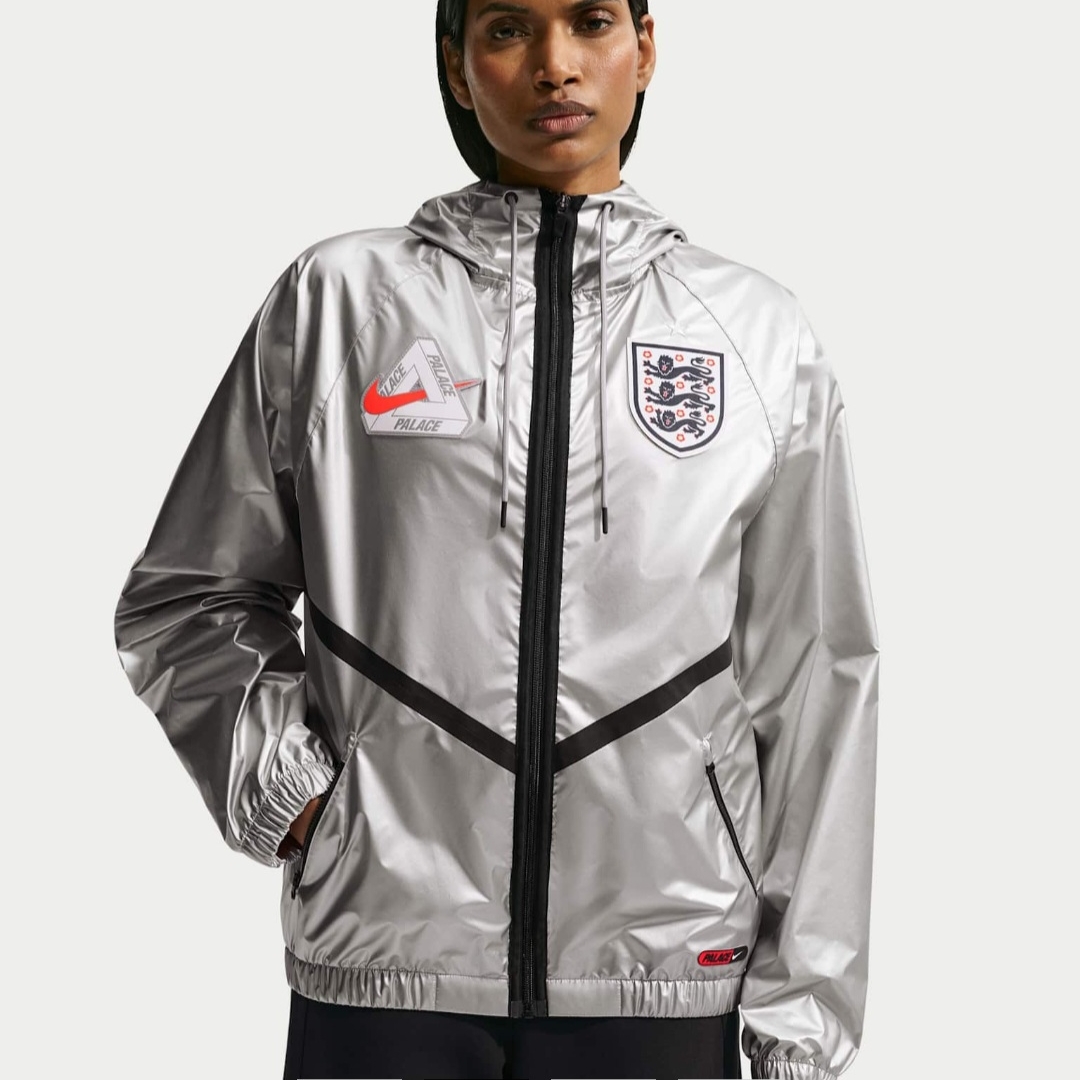 Palace x Nike England Dri-Fit Academy Anthem Jacket Pewter Grey Bright Crimson 착용 스타일 - 2