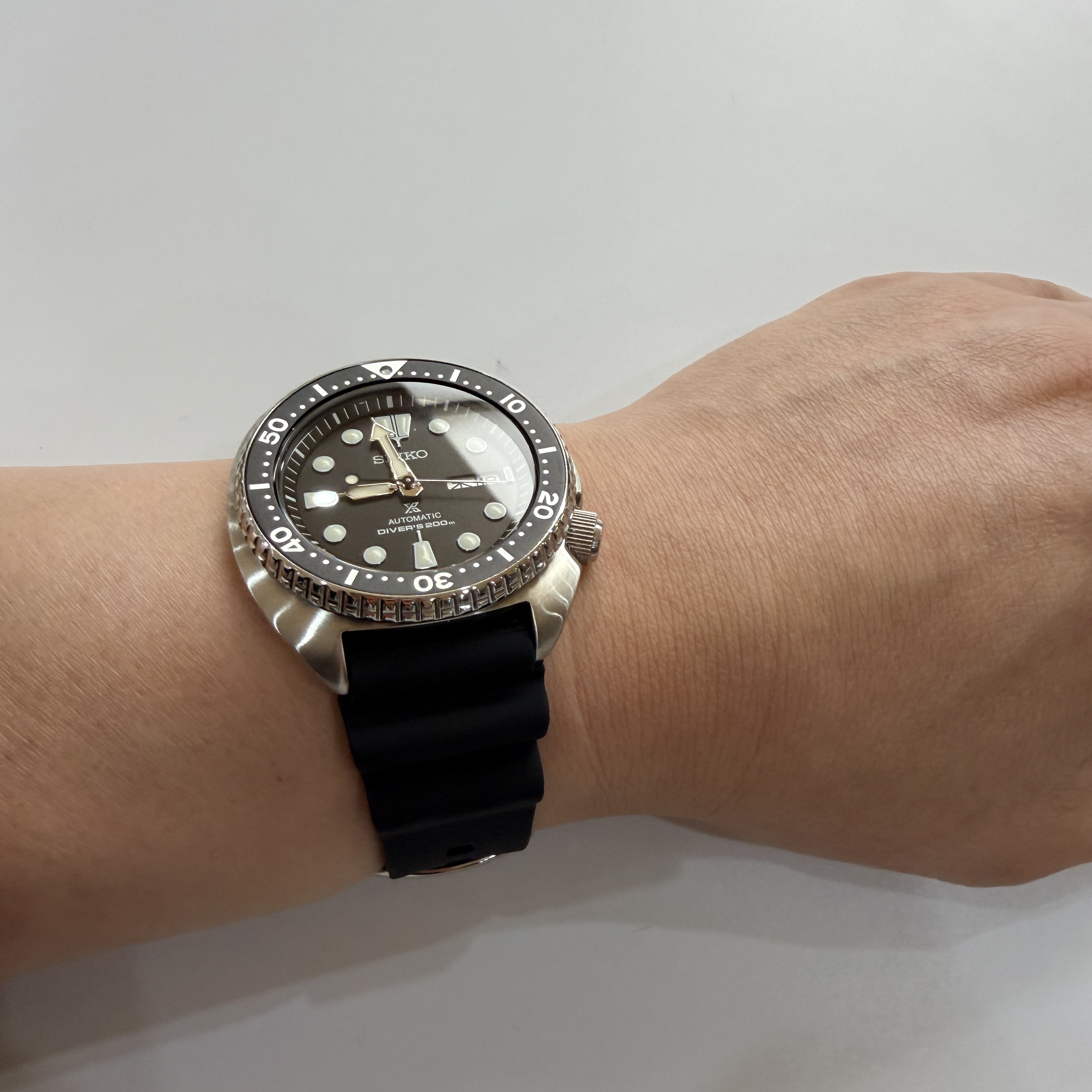 Seiko Prospex SRPE93 Black 착용 스타일