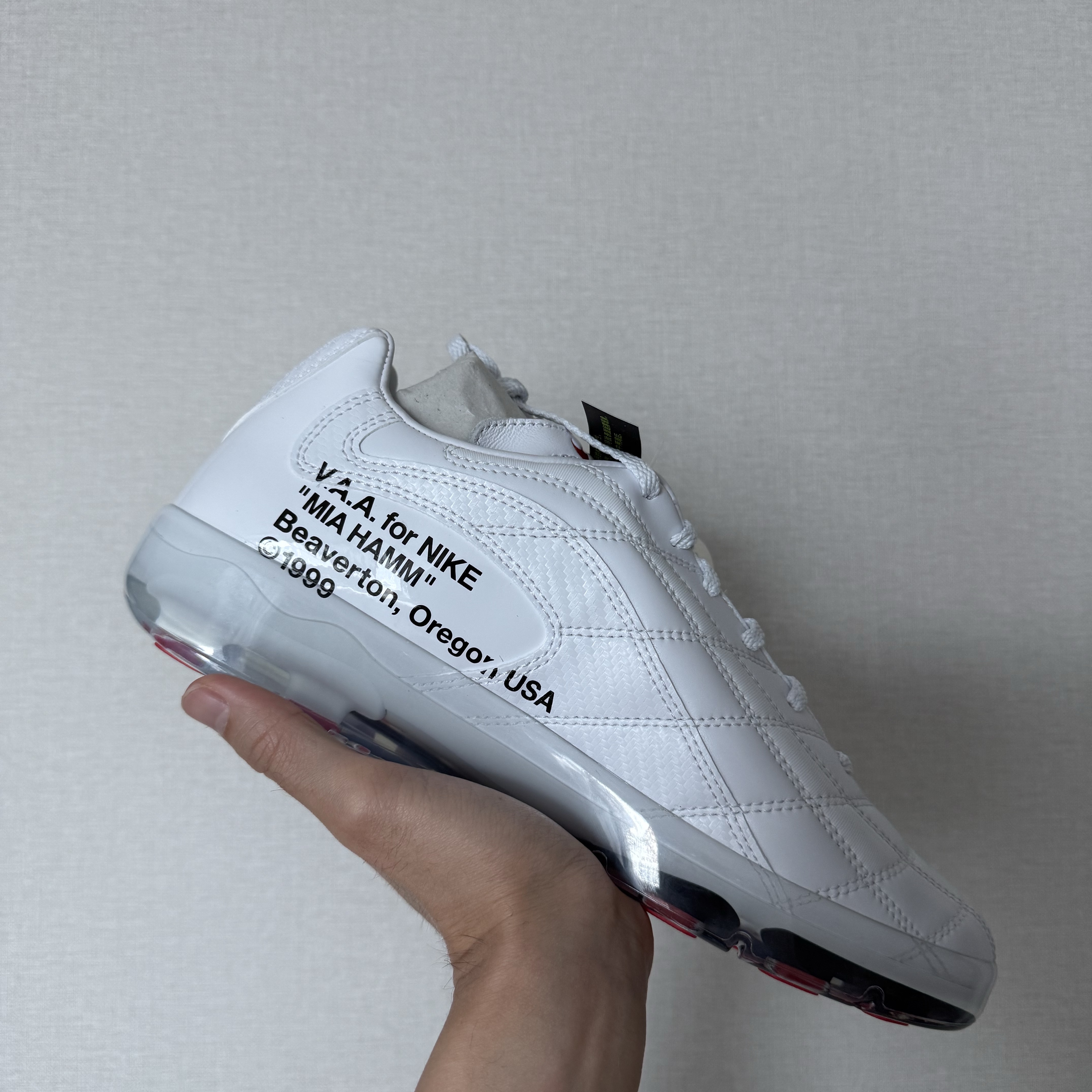 Nike x Virgil Abloh Archive Cryoshot Zoom M9 White and University Red 착용 스타일 - 2