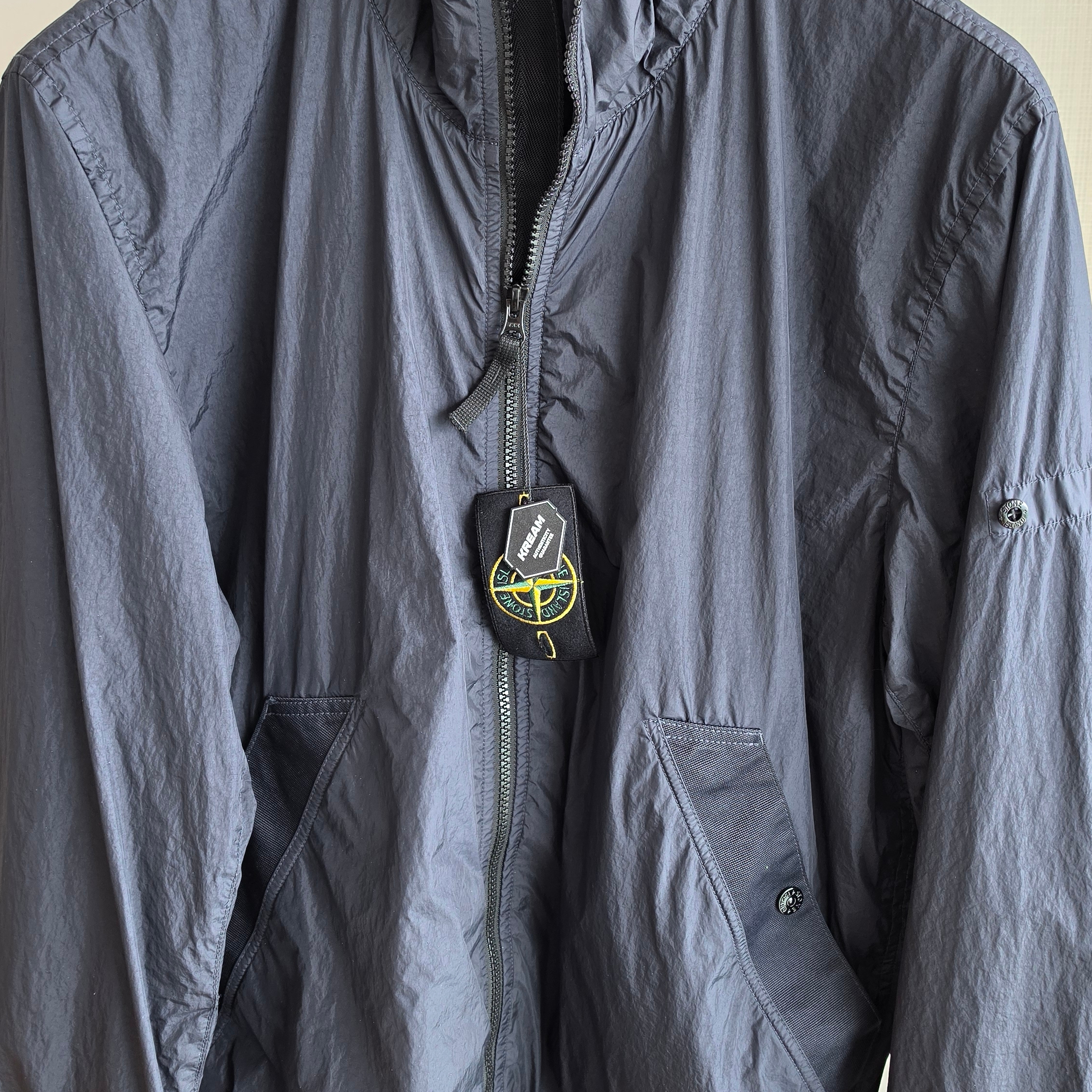 Stone Island 4100111 Garment Dyed Crinkle Reps Nylon Blouson Navy Blue - 26SS 착용 스타일