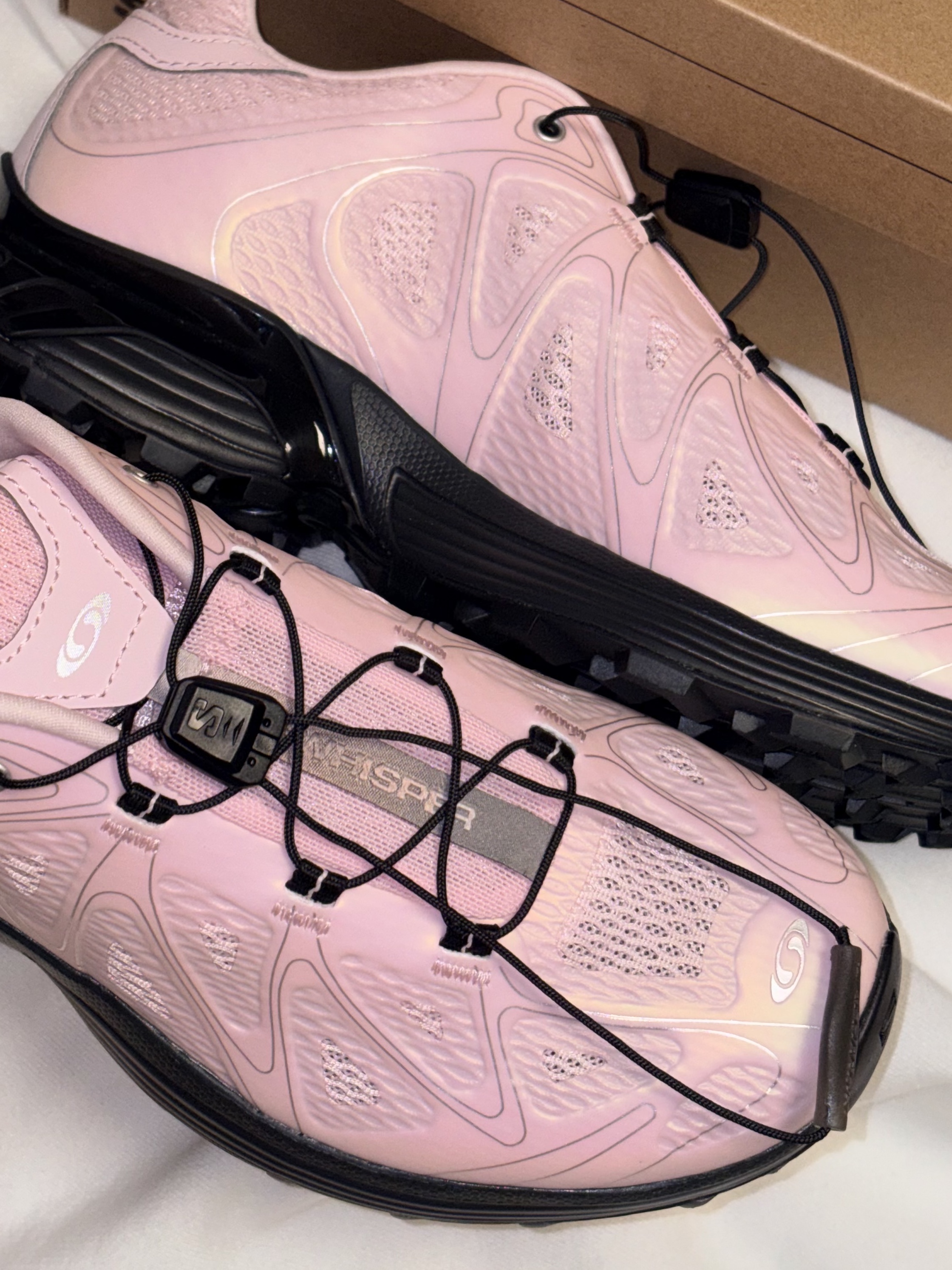 Salomon XT-Whisper Void Icy Pink Black 착용 스타일